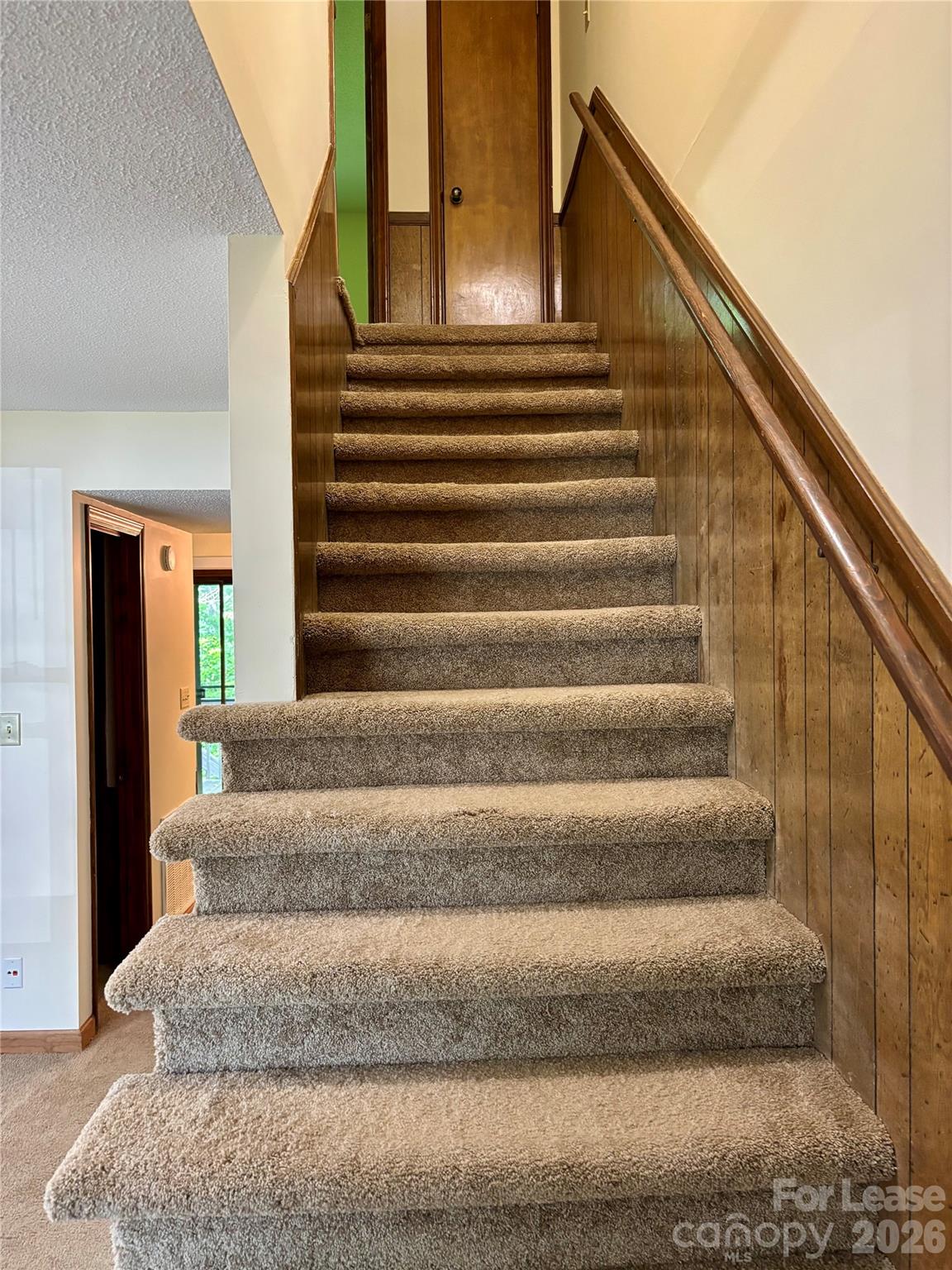 128 Hillcrest Drive