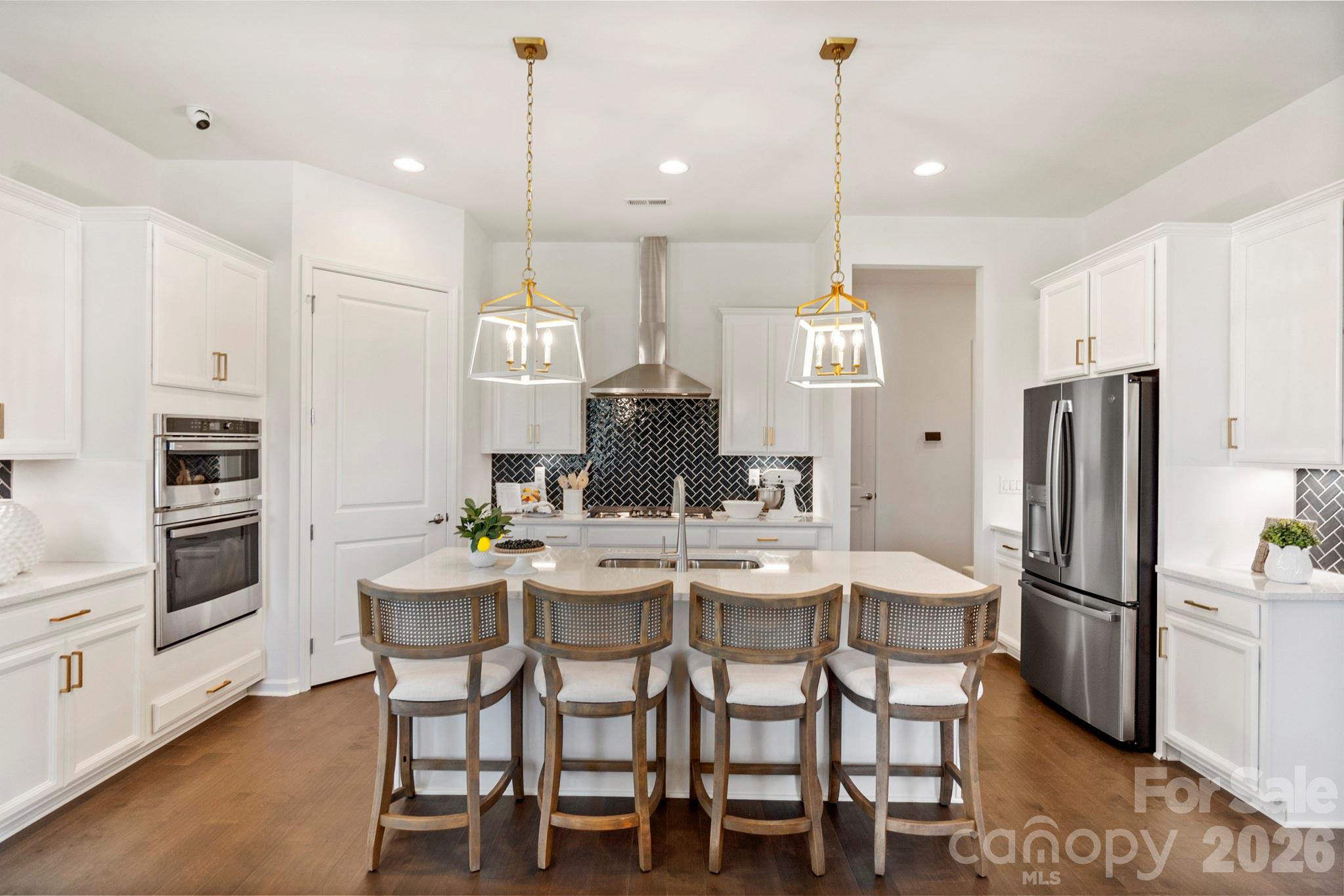 1575 Hubert Graham Way