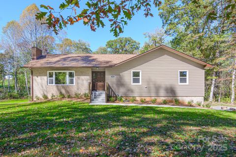 Photo of 126 Anthony Drive, East Flat Rock, NC 28726 (MLS # 4314910)