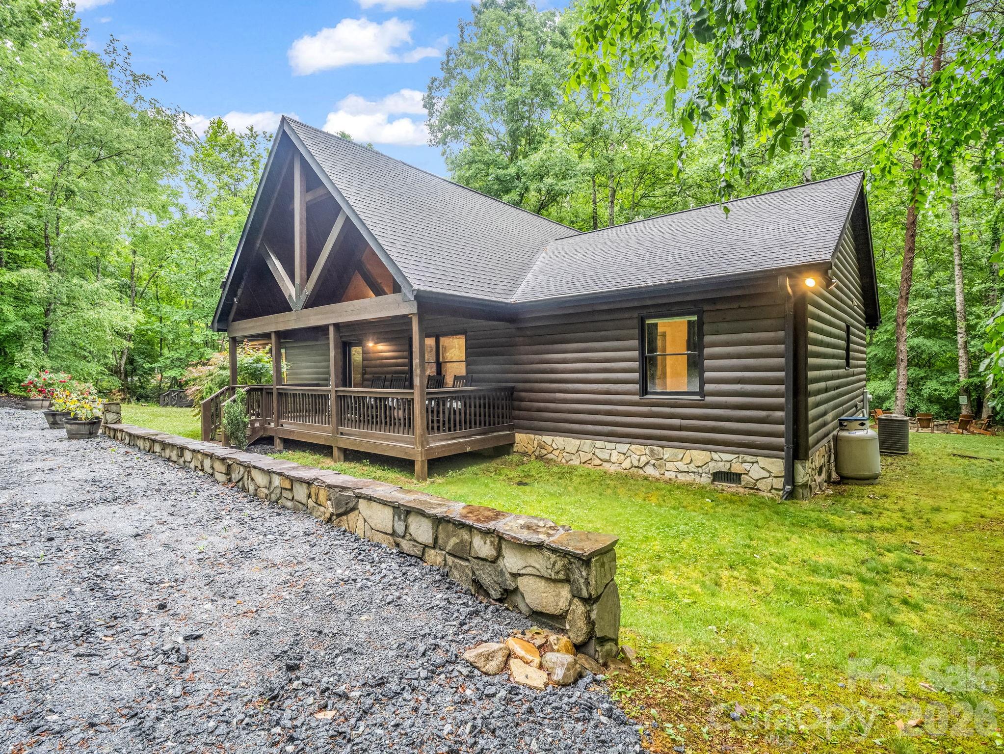 124 Golden Creek Trail