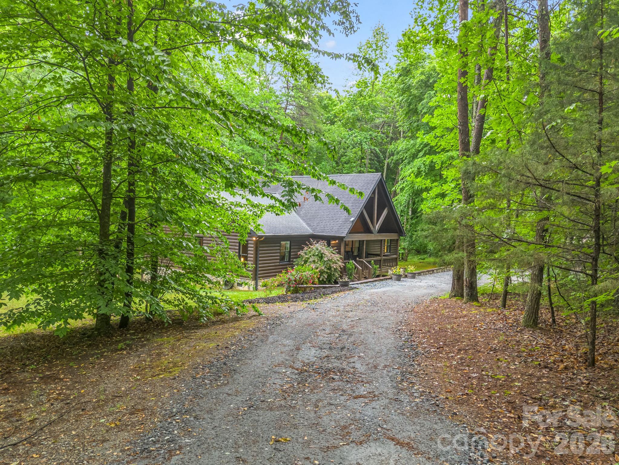 124 Golden Creek Trail