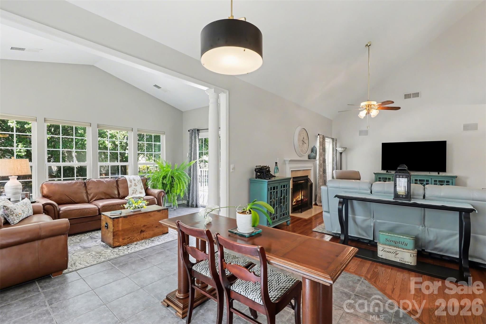 6216 Creek Breeze Road