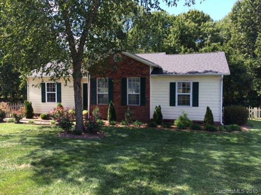 Very well maintained ranch home in quiet setting with over a half acre lot!!!! Welcome to this split bedroom open floor plan. Vaulted ceilings in the l/r and d/r. Upgraded laminate wood floors in l/r, d/r and kitchen. MB is very spacious and as well as secondary rooms. Lrg deck w/ covered roof looks out over the large and very private yard. Enjoy the patio with family and friends while having a barbecue! This home is a must see with lots of landscaping and trees that have been added!!!!