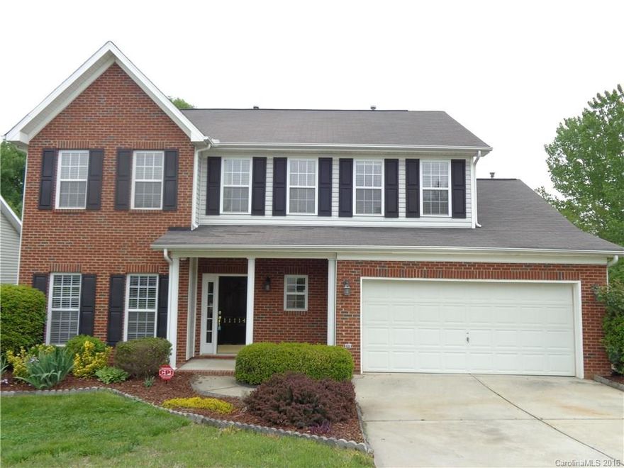 This spacious one story home has 4 bedrooms, 2.5 bathroom. It features an open floor plan and wood flooring. The kitchen has a pantry, island, and all appliances. The master suite has a walk in closet and the master bath has dual sinks, an oversized jetted tub with separate shower. This home is move in ready!