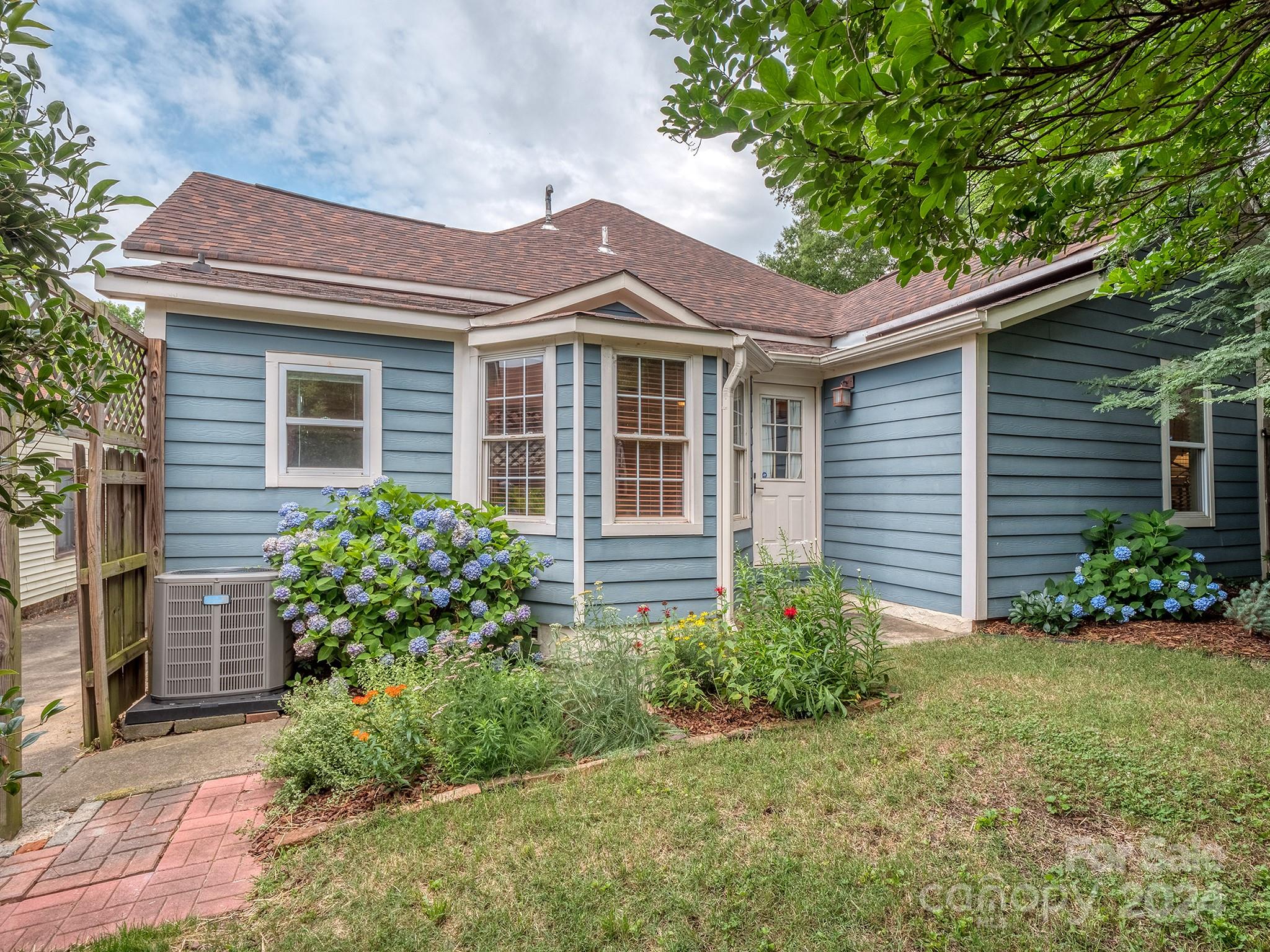 Villa Heights - Residential