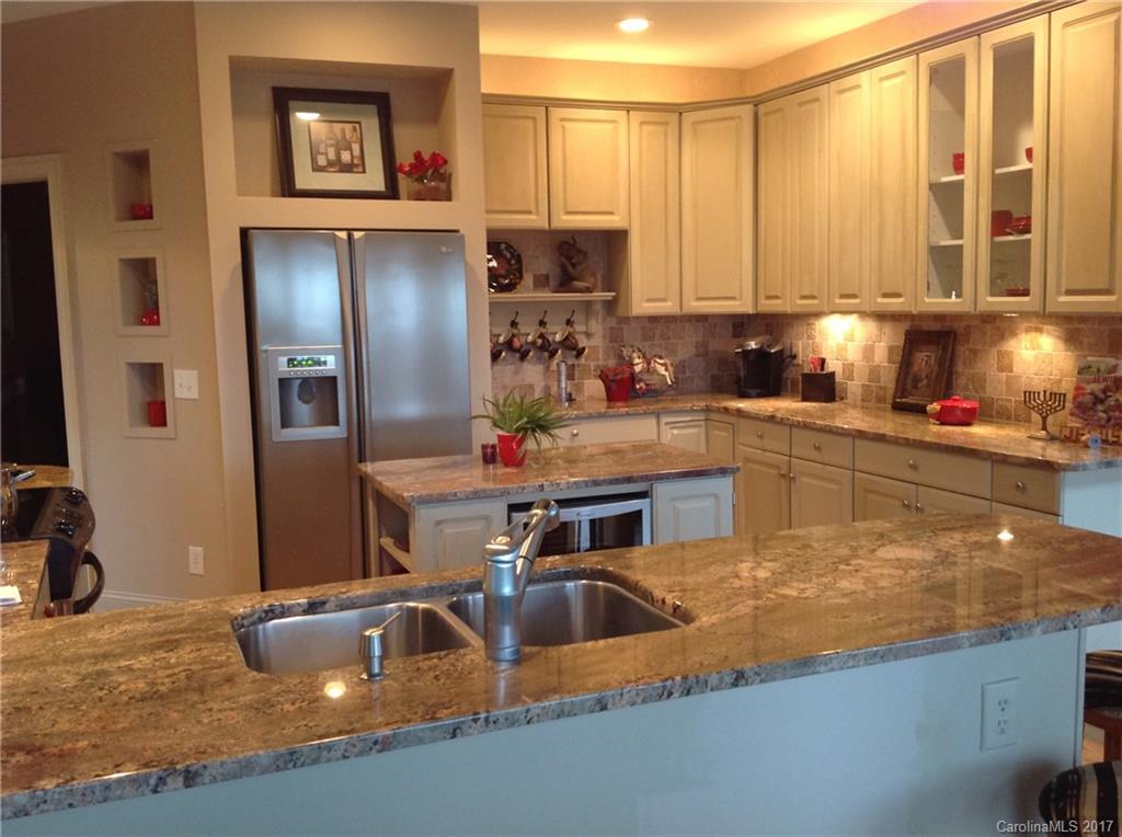 The Peninsula - Residential Lease