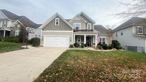 Photo of 192 Hampton Trail Drive, Fort Mill, SC 29708 (MLS # 4326970)