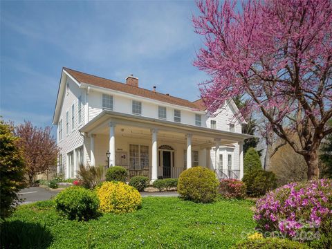 A home in Hendersonville