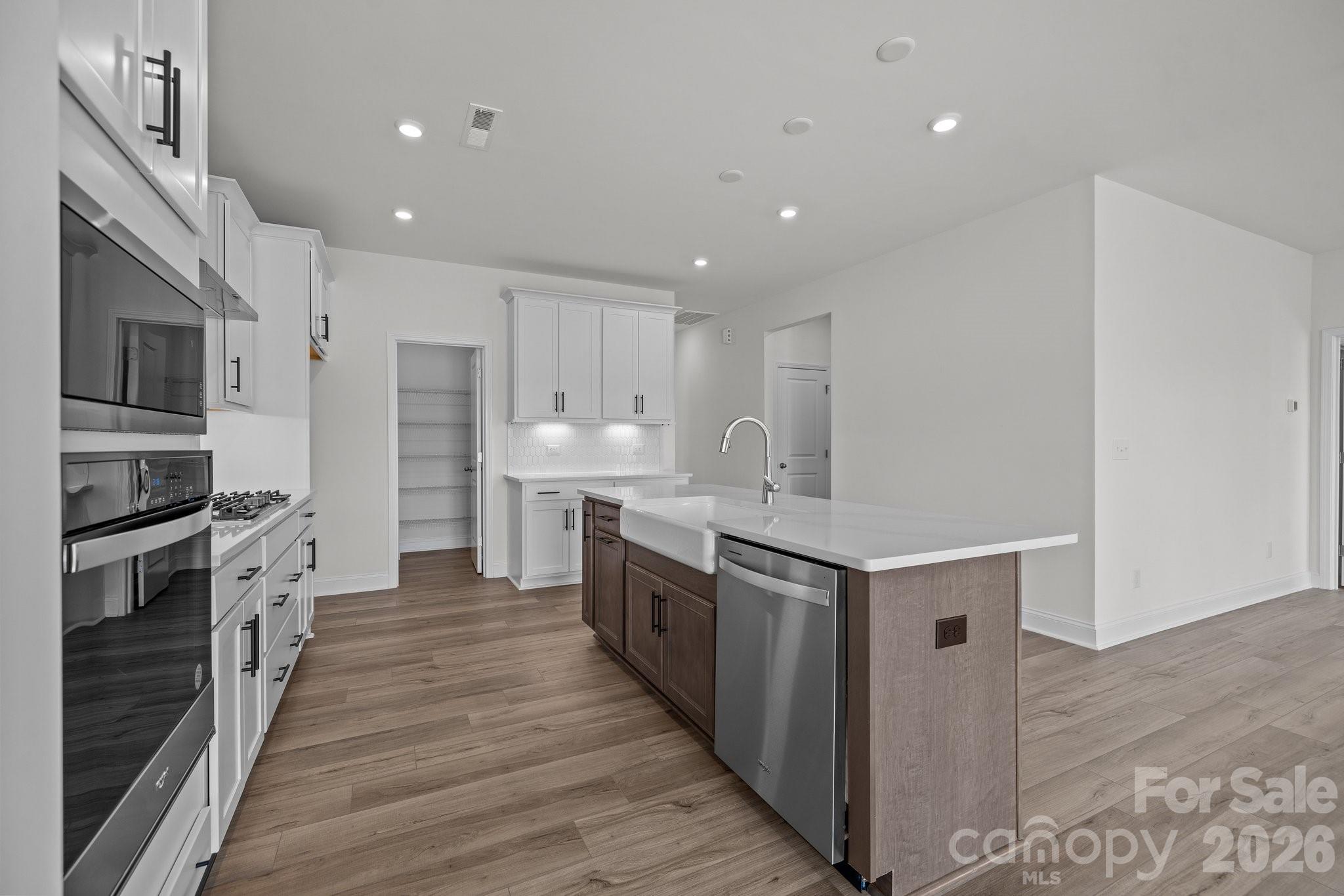 Lakeside Glen - Residential