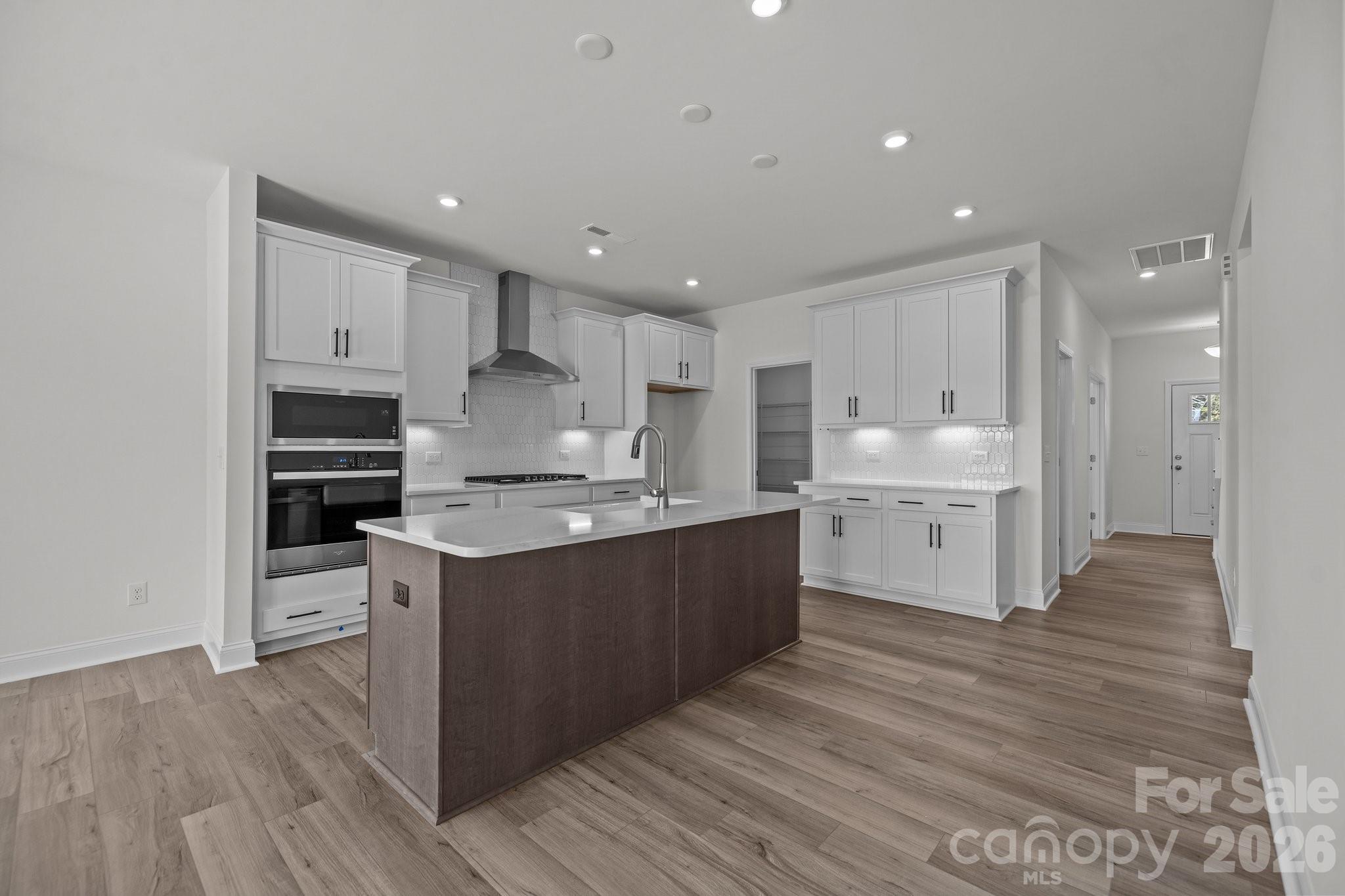 Lakeside Glen - Residential