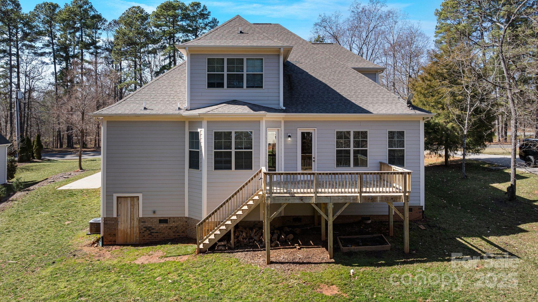 704 Kenway Loop