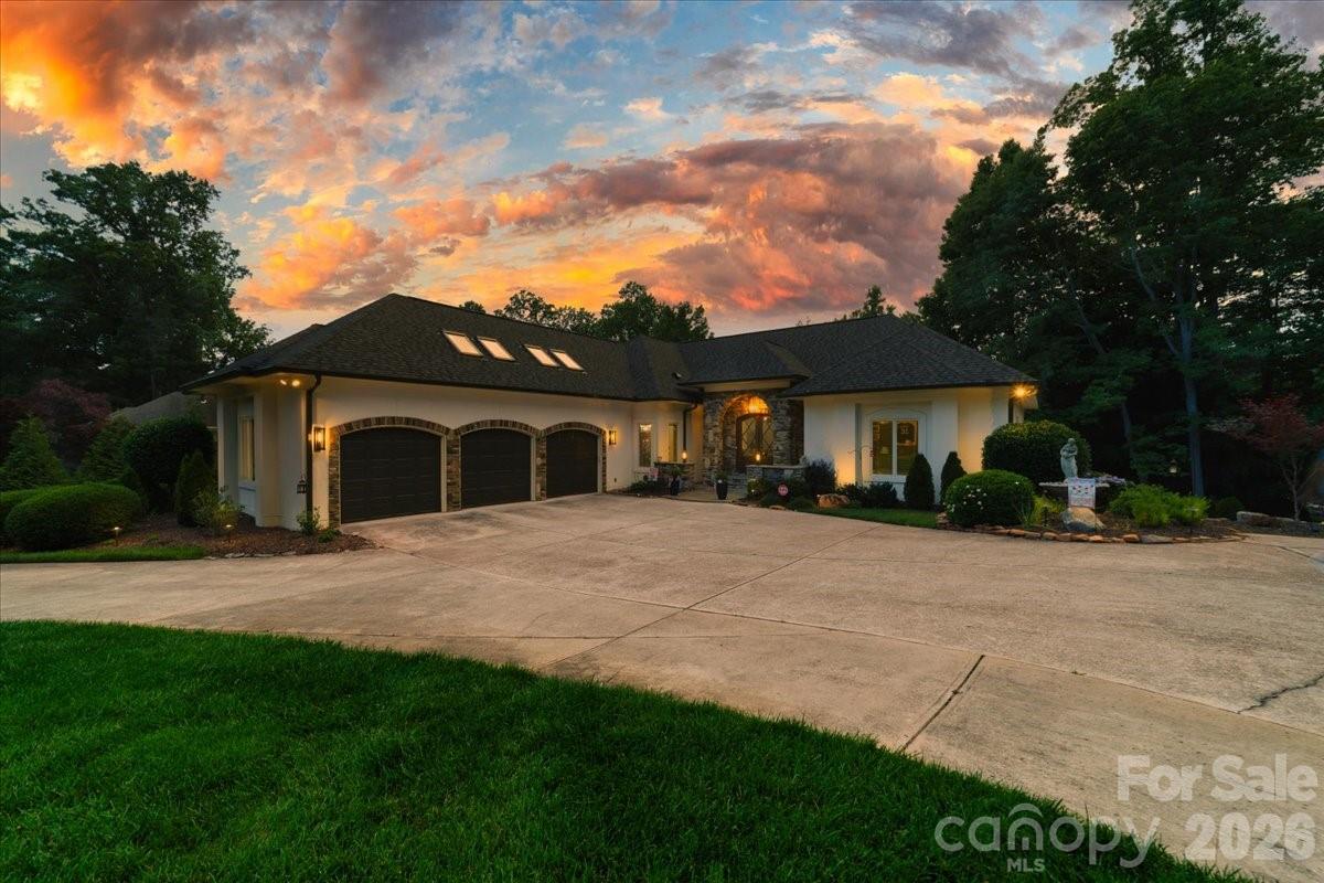 9128 Shorewood Place