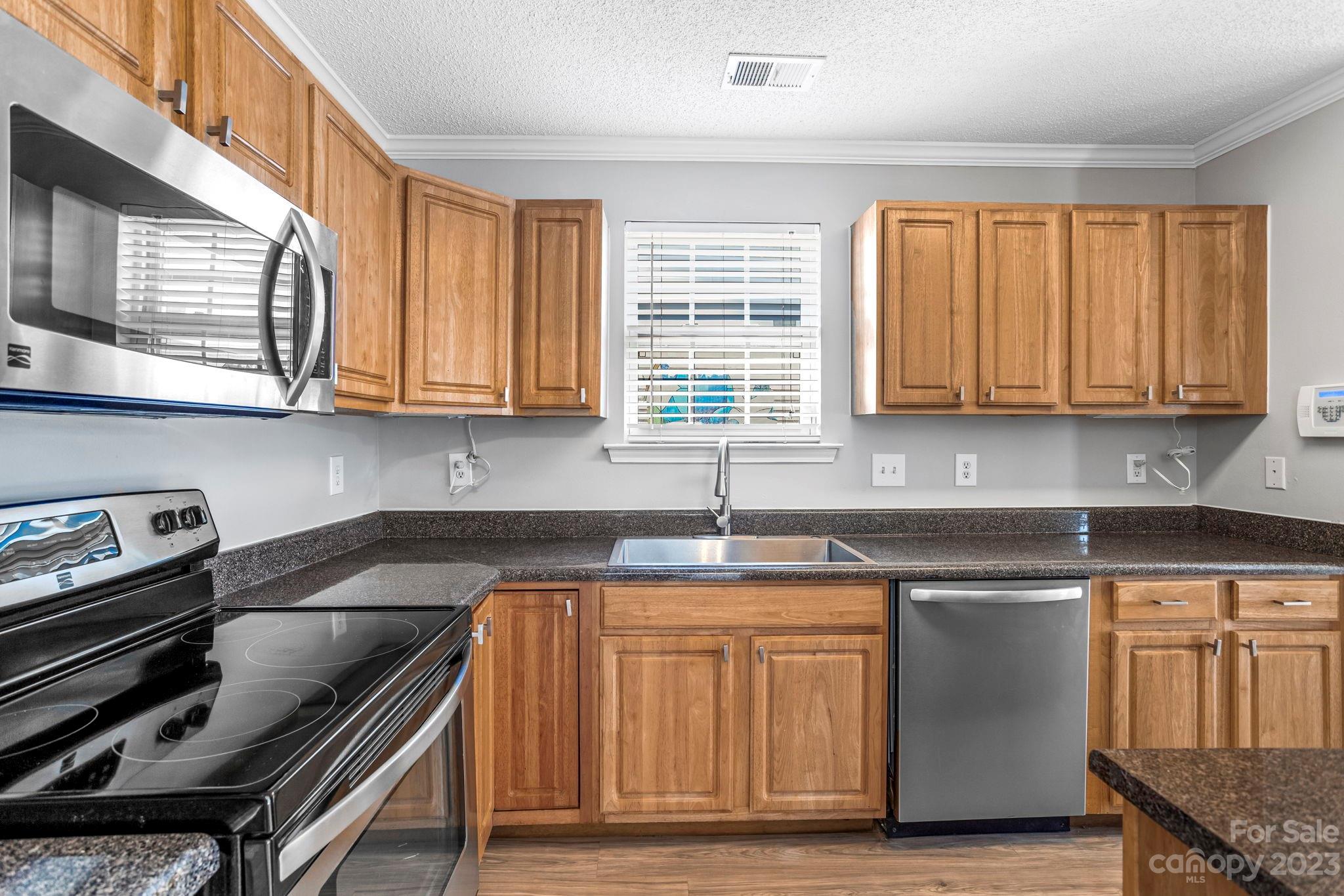 summit townhomes - Residential