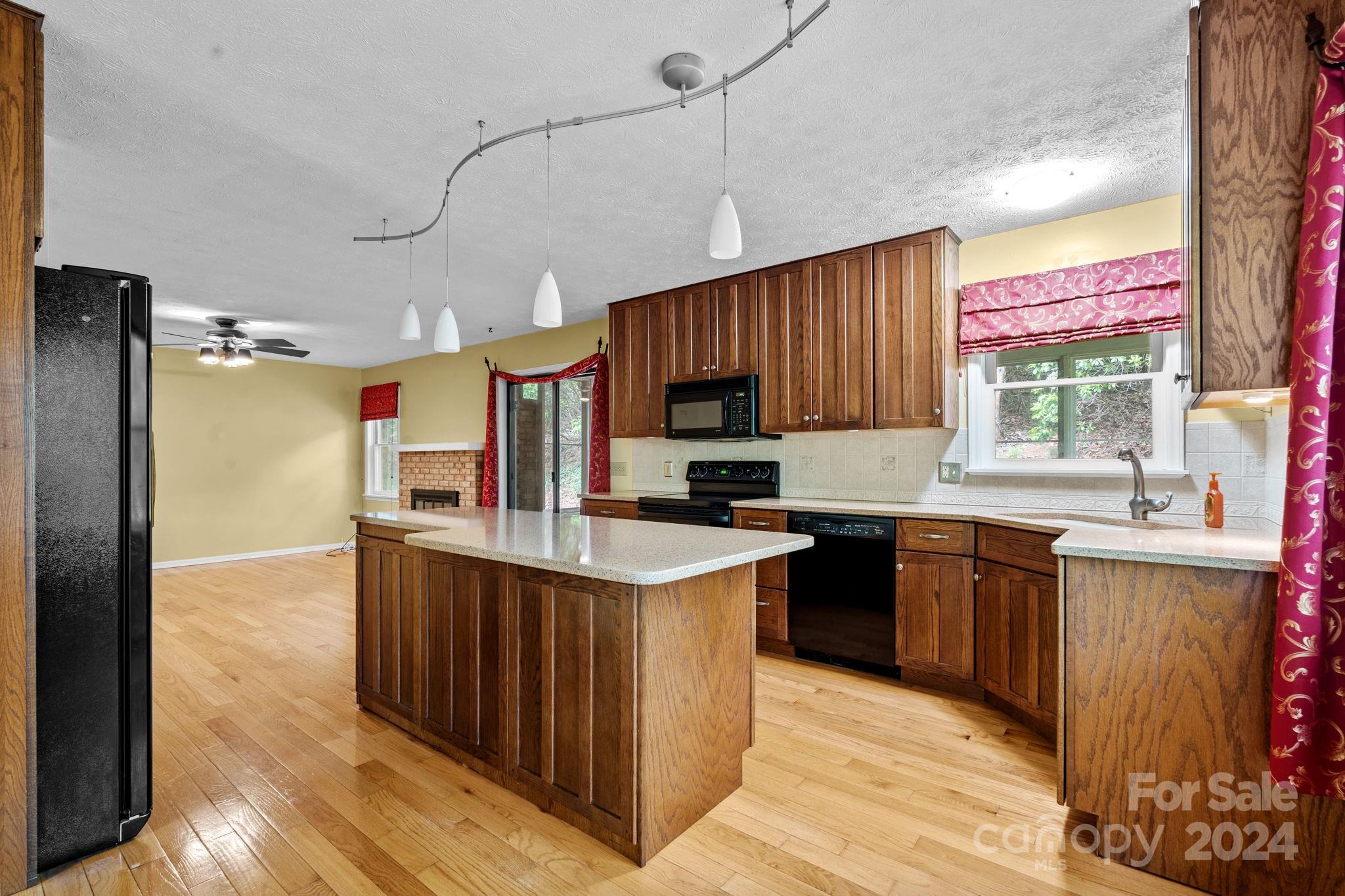 Long John Mt Estates - Residential