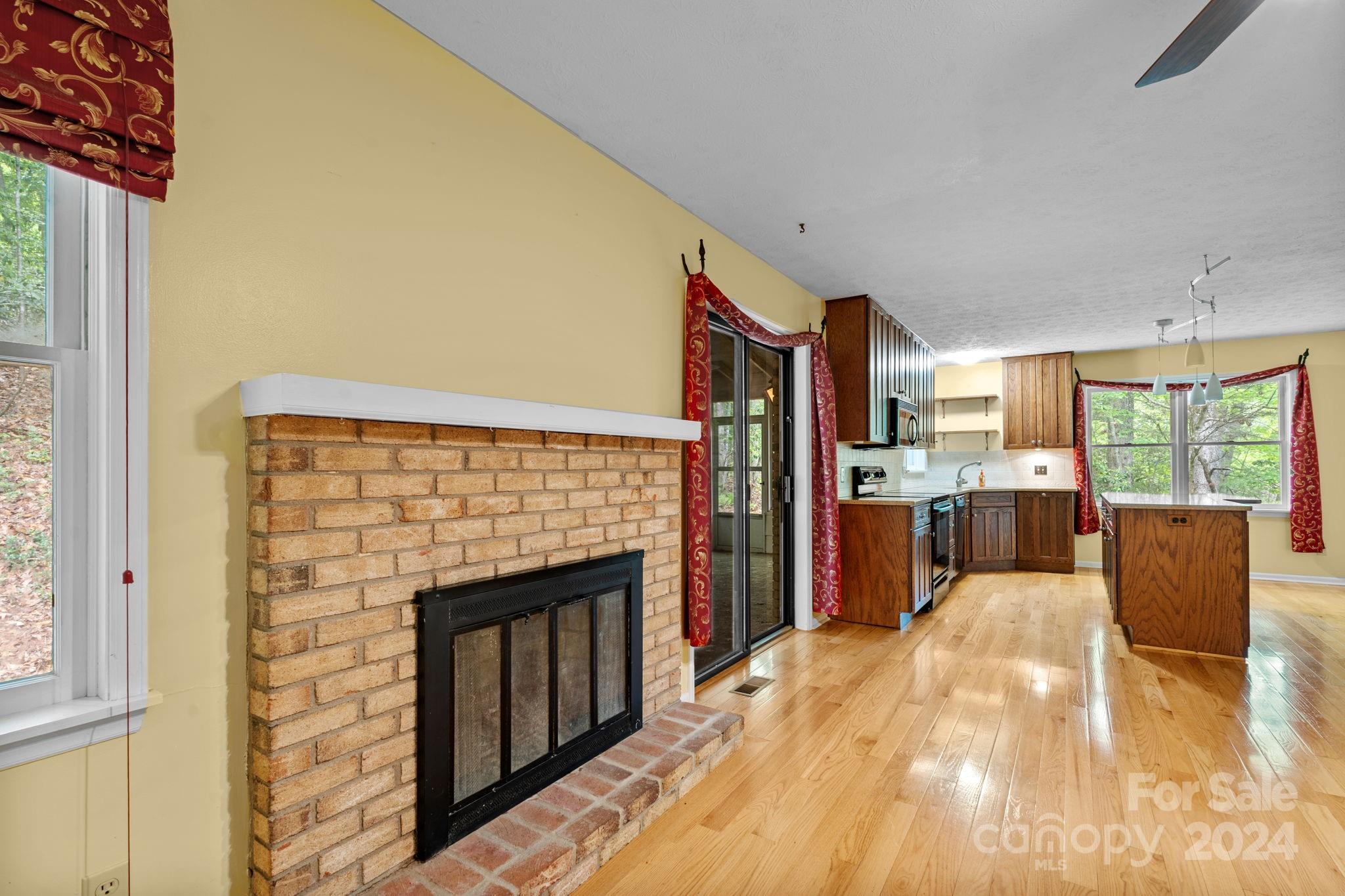 Long John Mt Estates - Residential