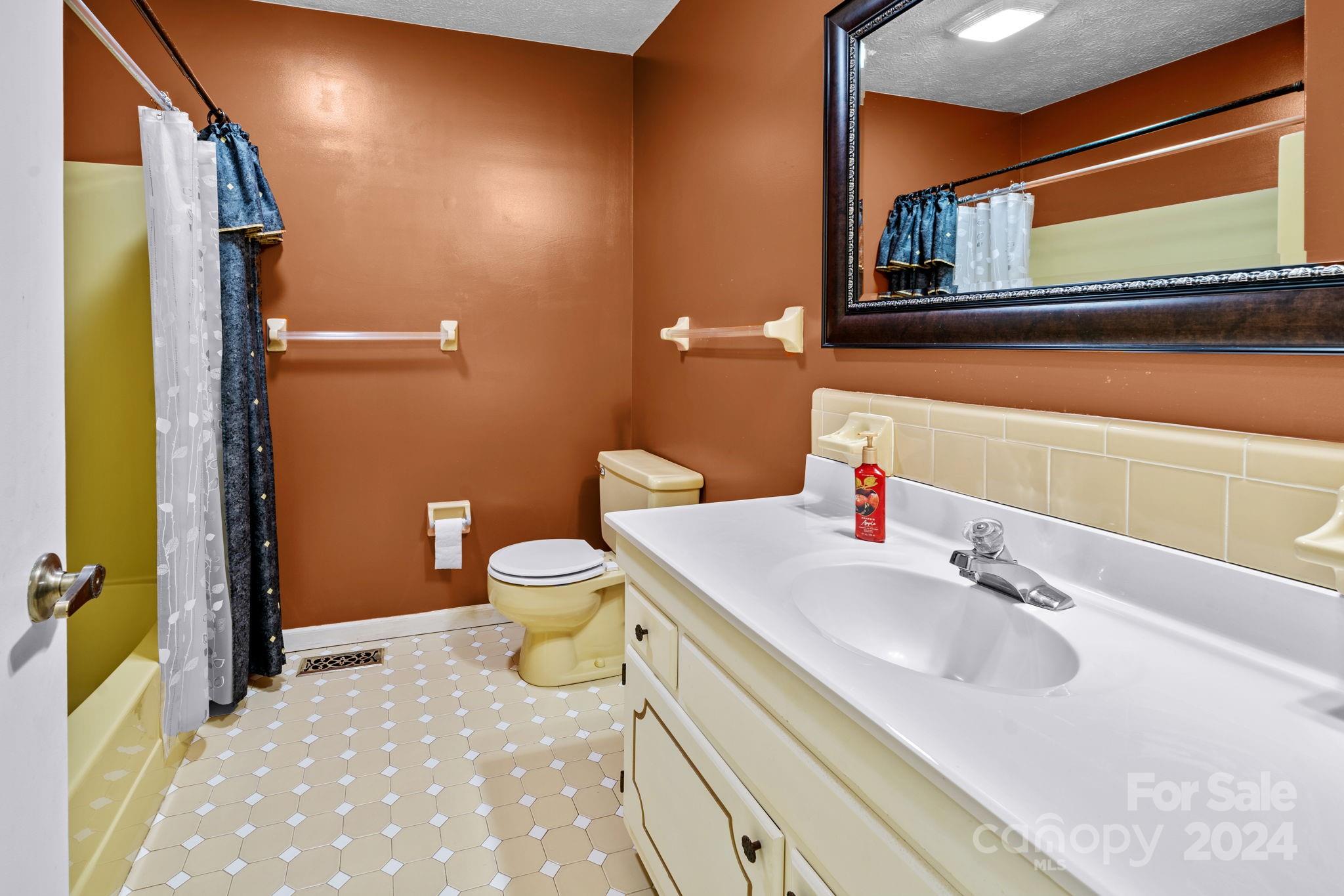 Long John Mt Estates - Residential