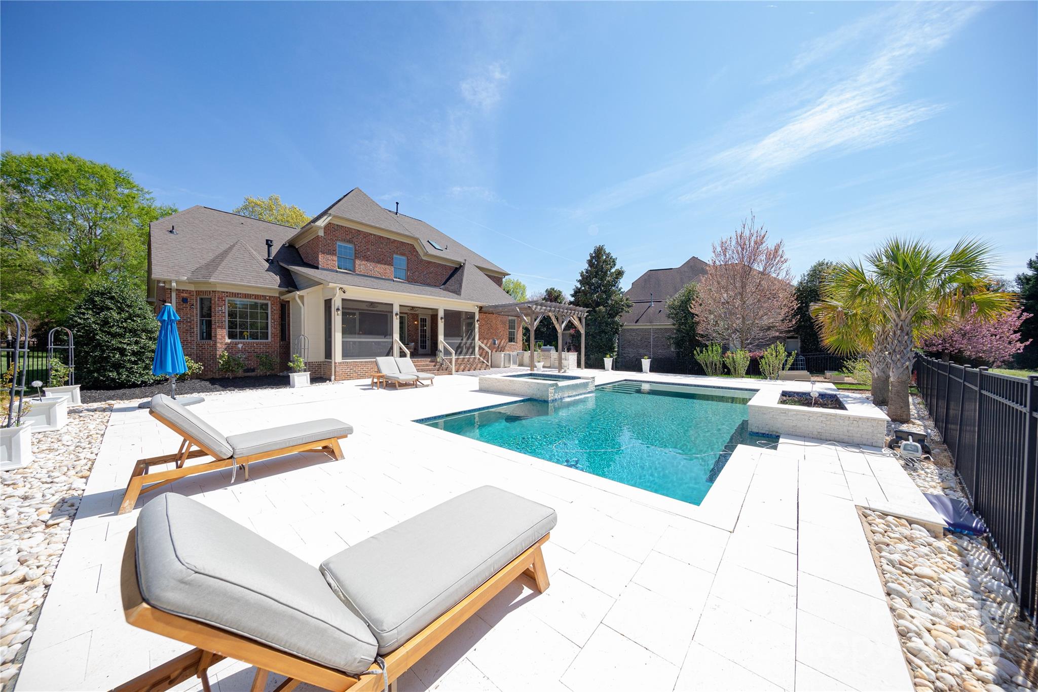 Chatelaine - Residential