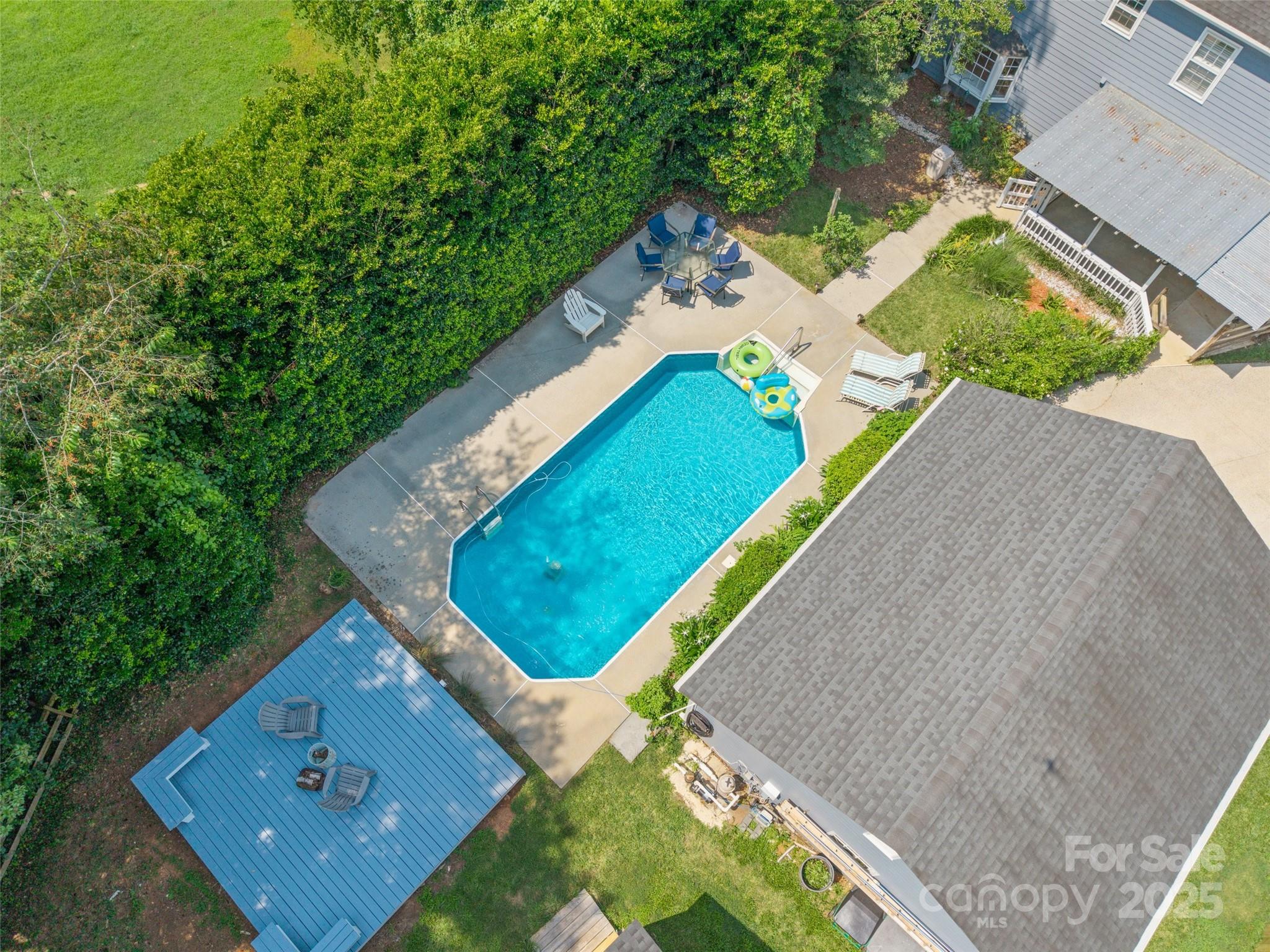 4911 Rivergreen Lane