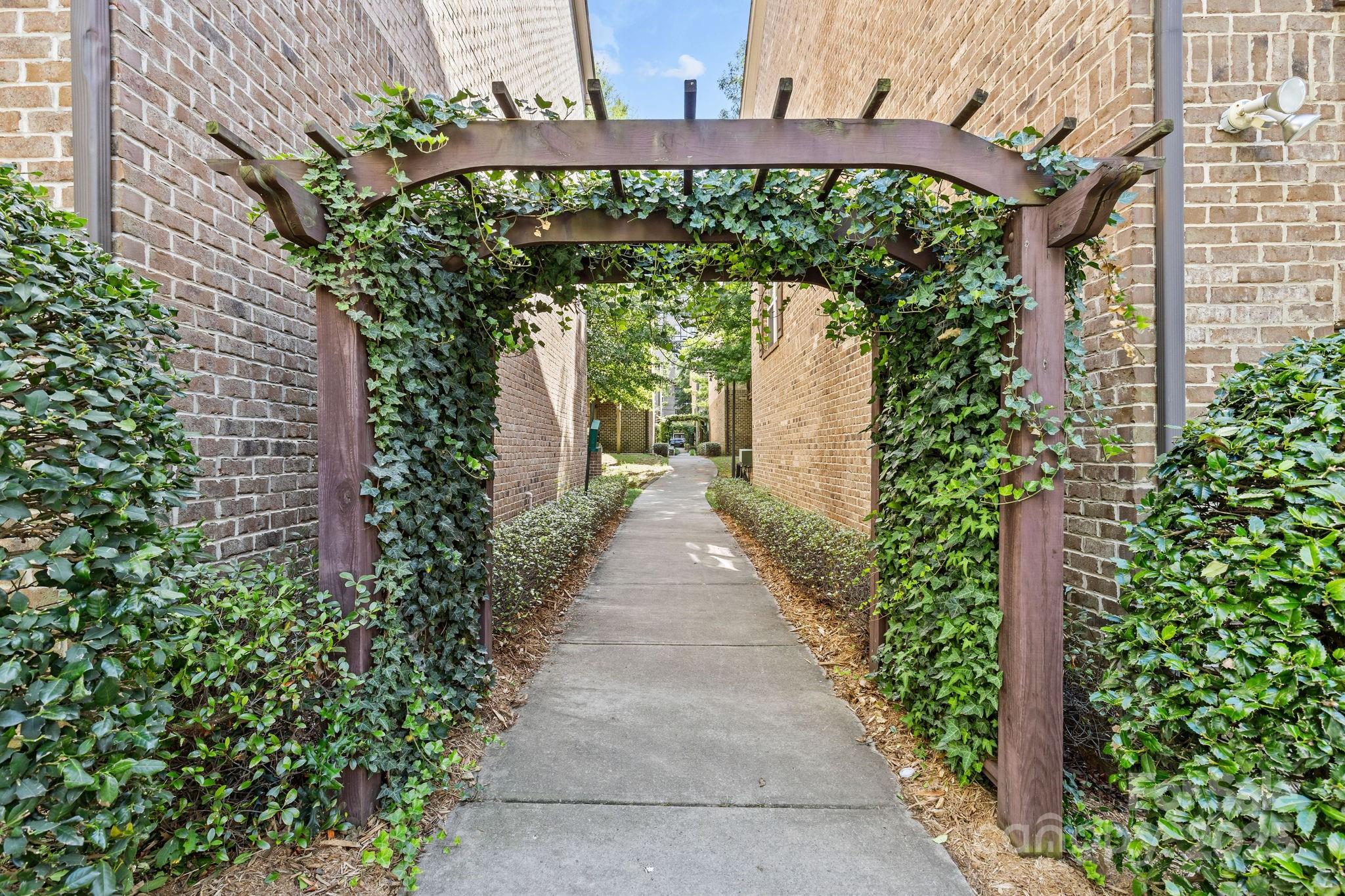 225 Lincoln Street