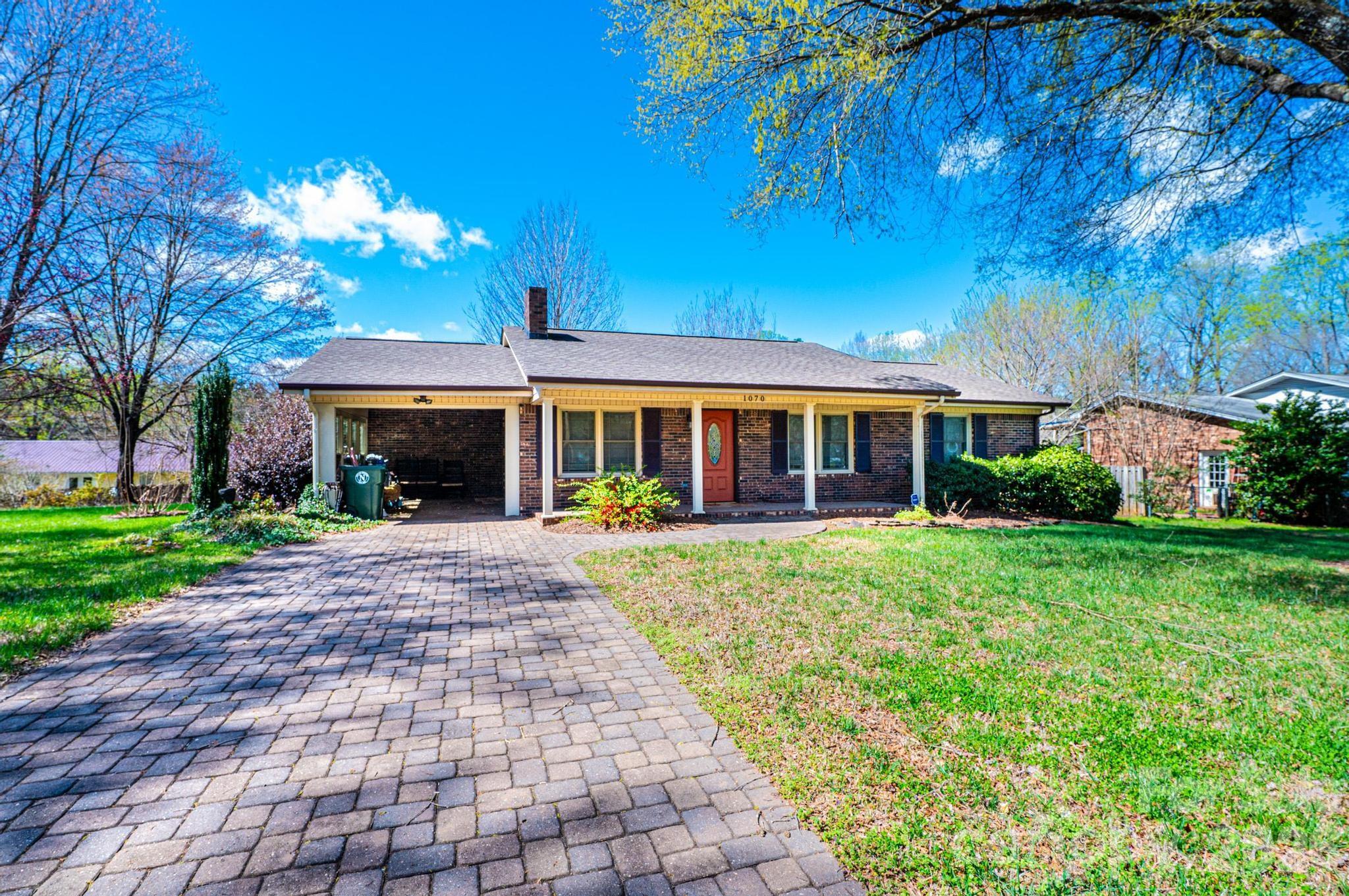 1070 S College Avenue