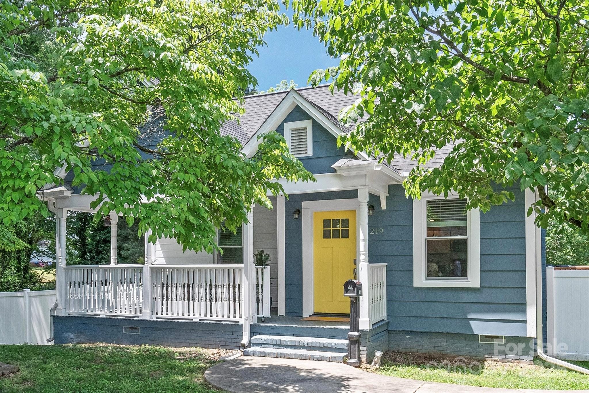 219 Lee Street