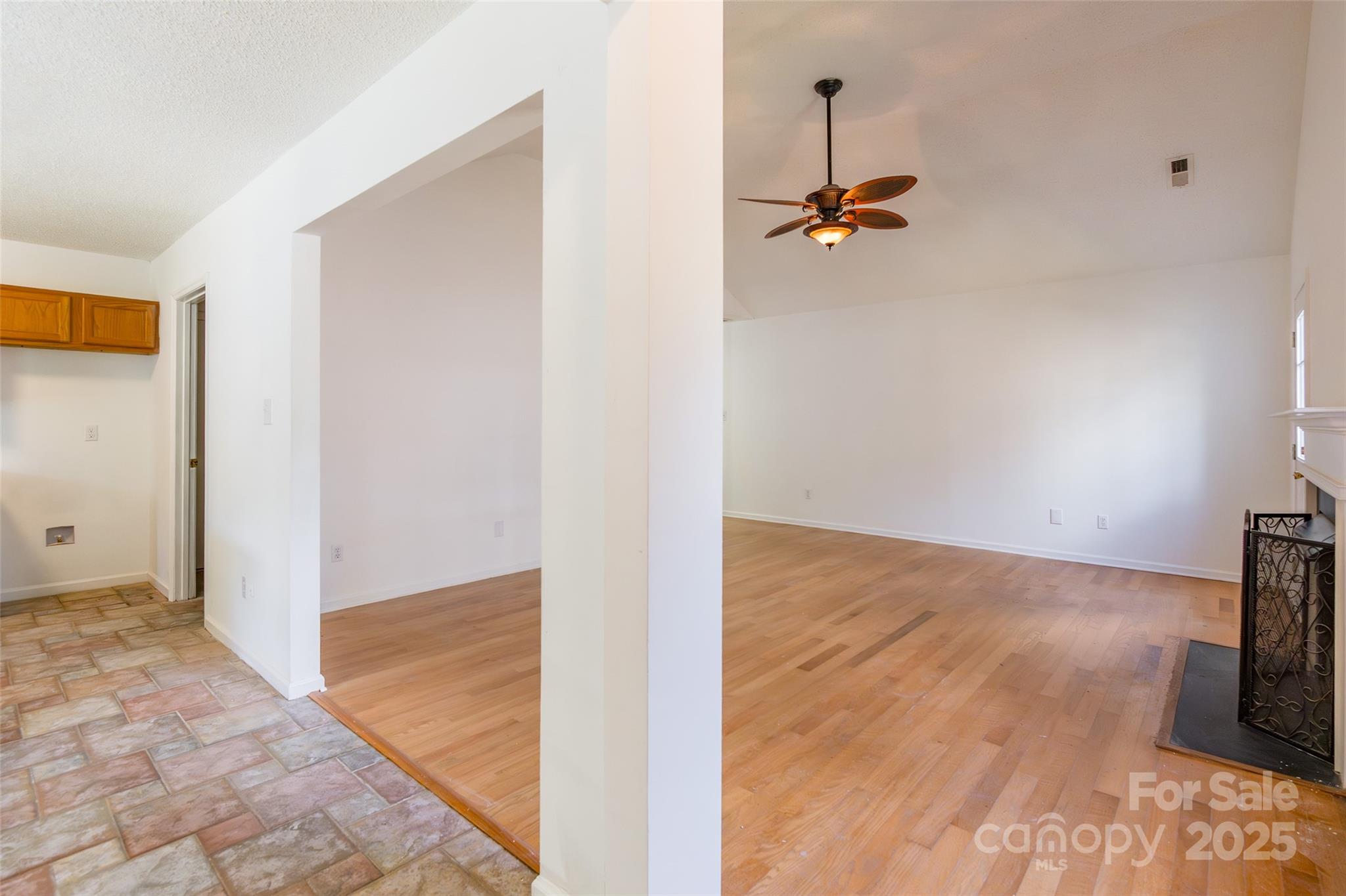 5121 Poplar Glen Drive