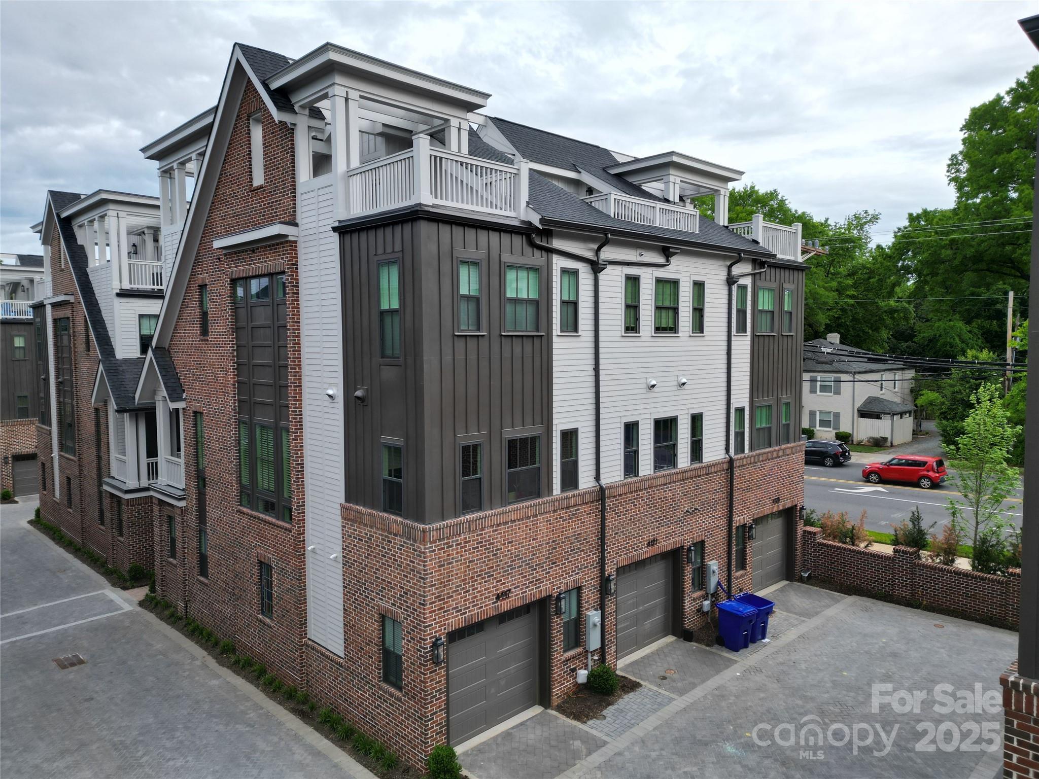 4121 Selwyn Walk Court