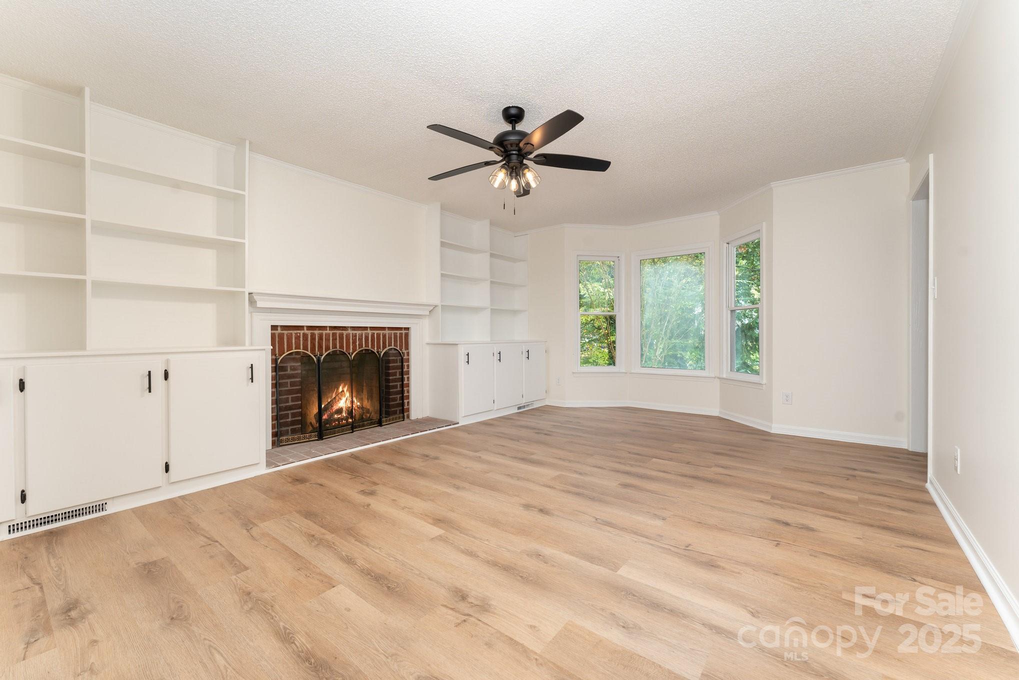 204 S Deerfield Circle