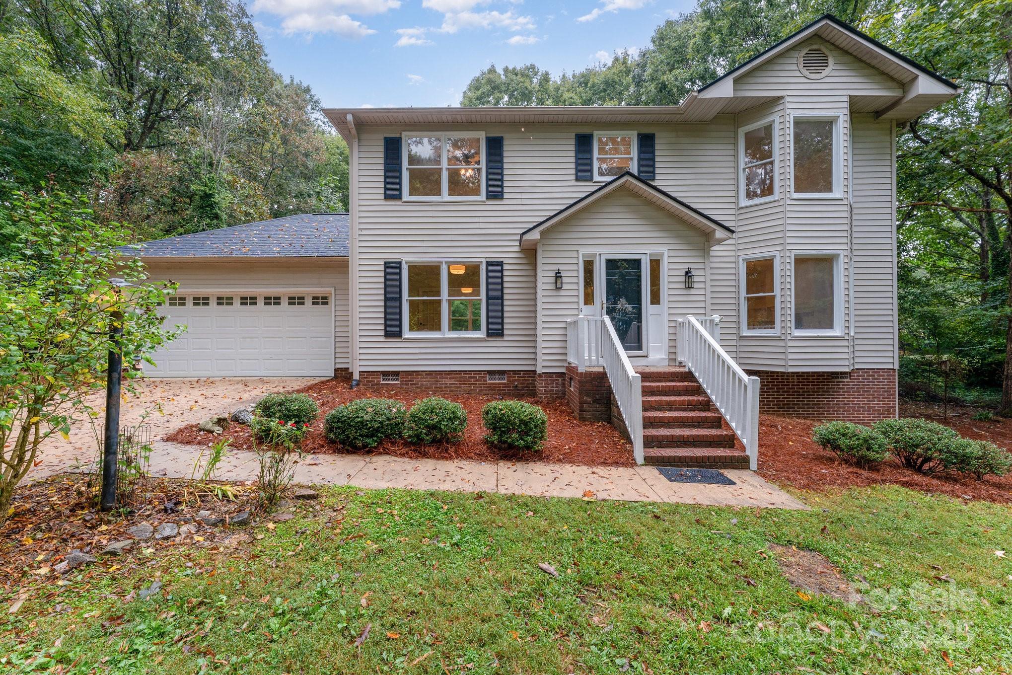 204 S Deerfield Circle