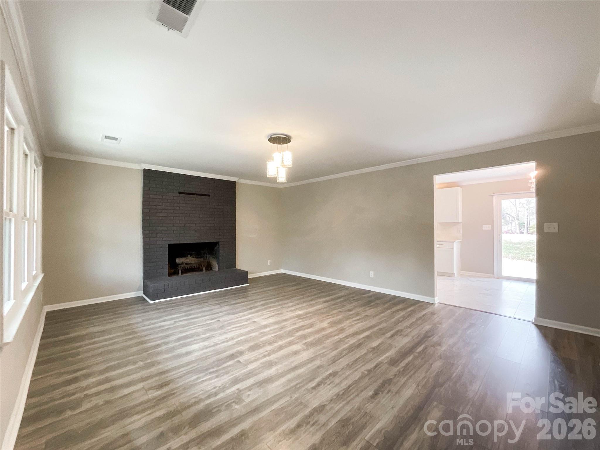 1024 Willoughby Road