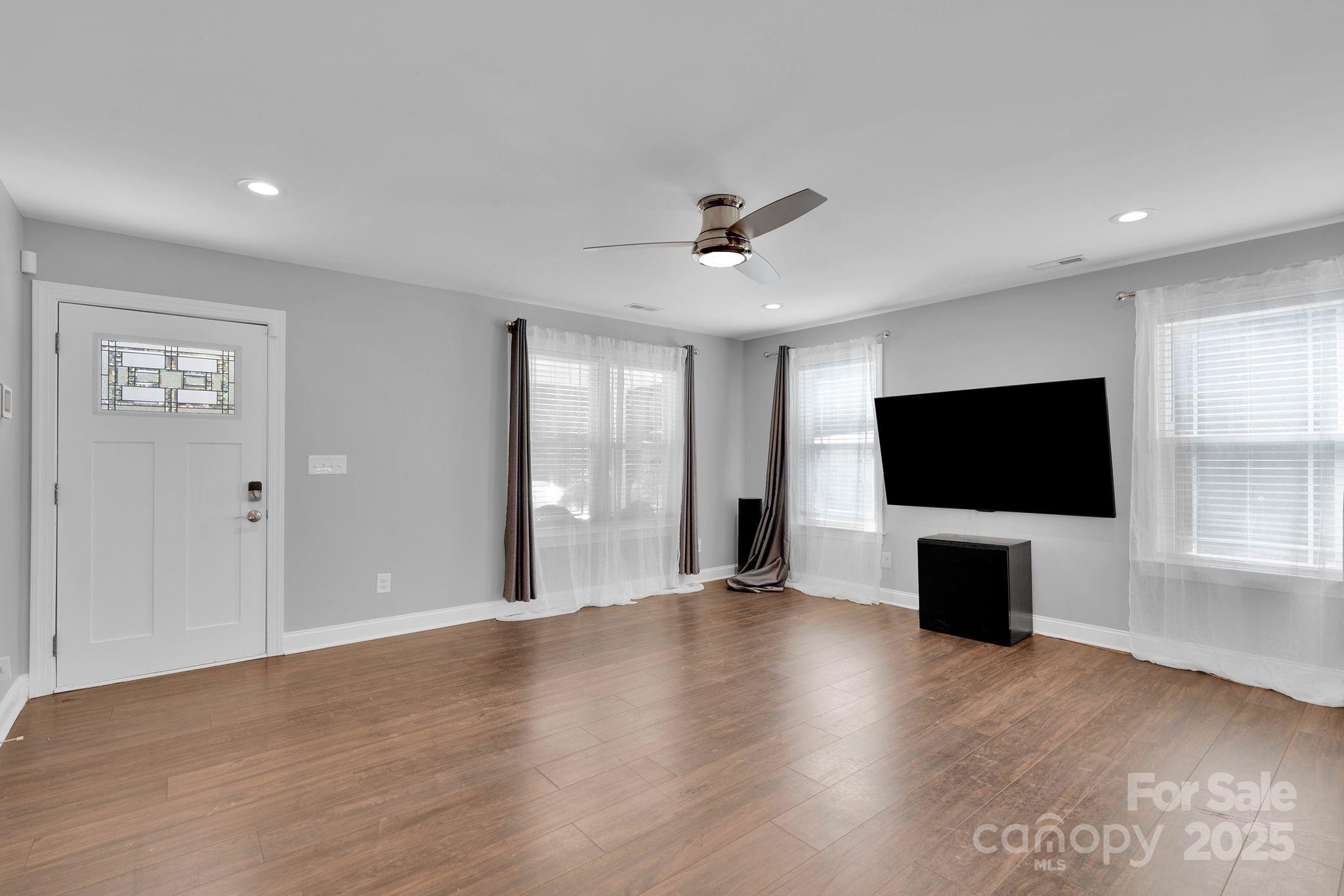 159 Madison Avenue NE