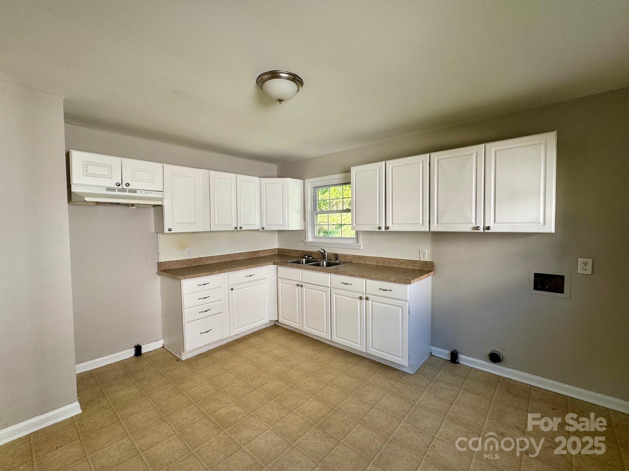 2020 Longleaf Drive
