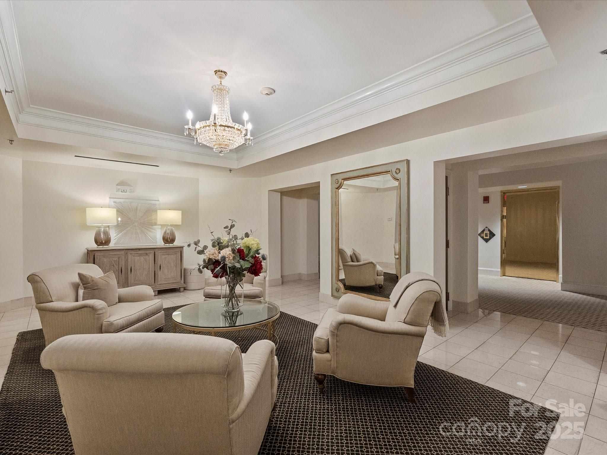 2445 Selwyn Avenue 104