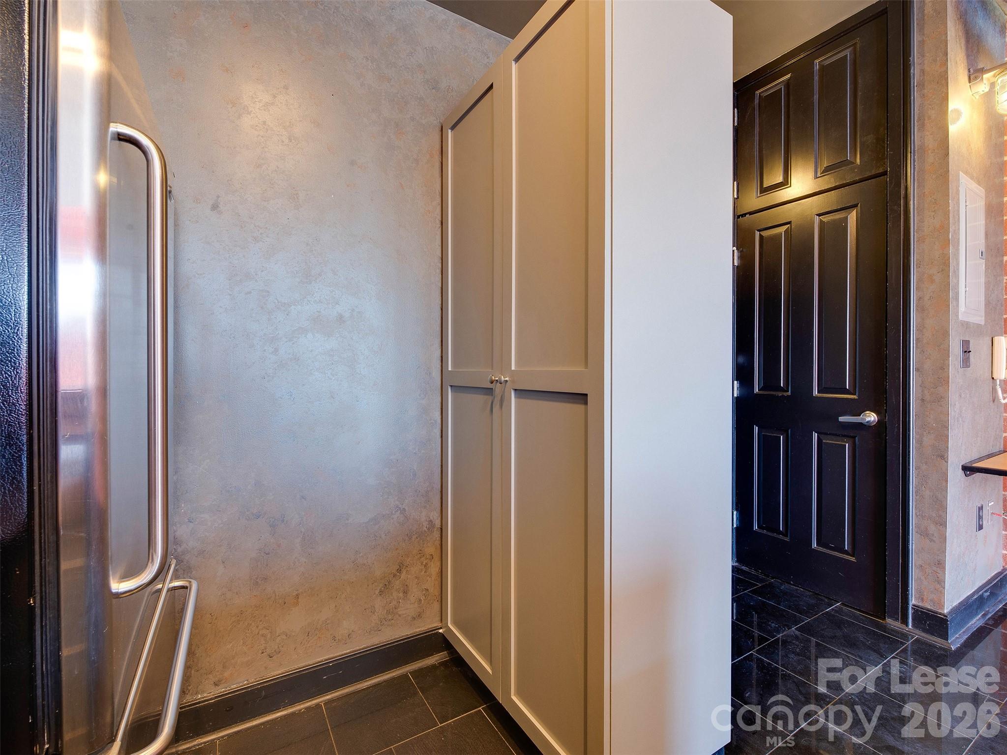 710 W Trade Street 312