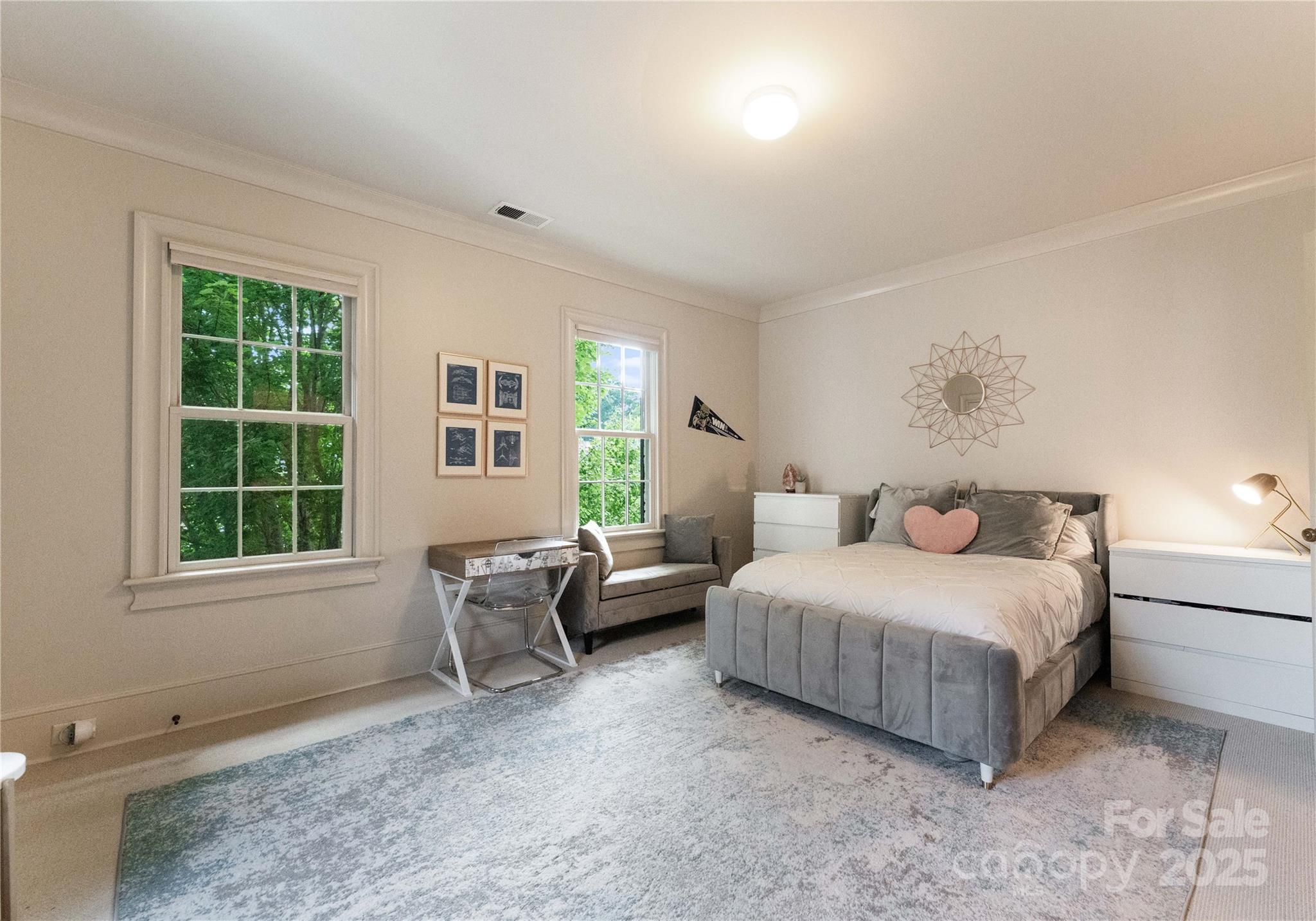 Mia Manor - Residential