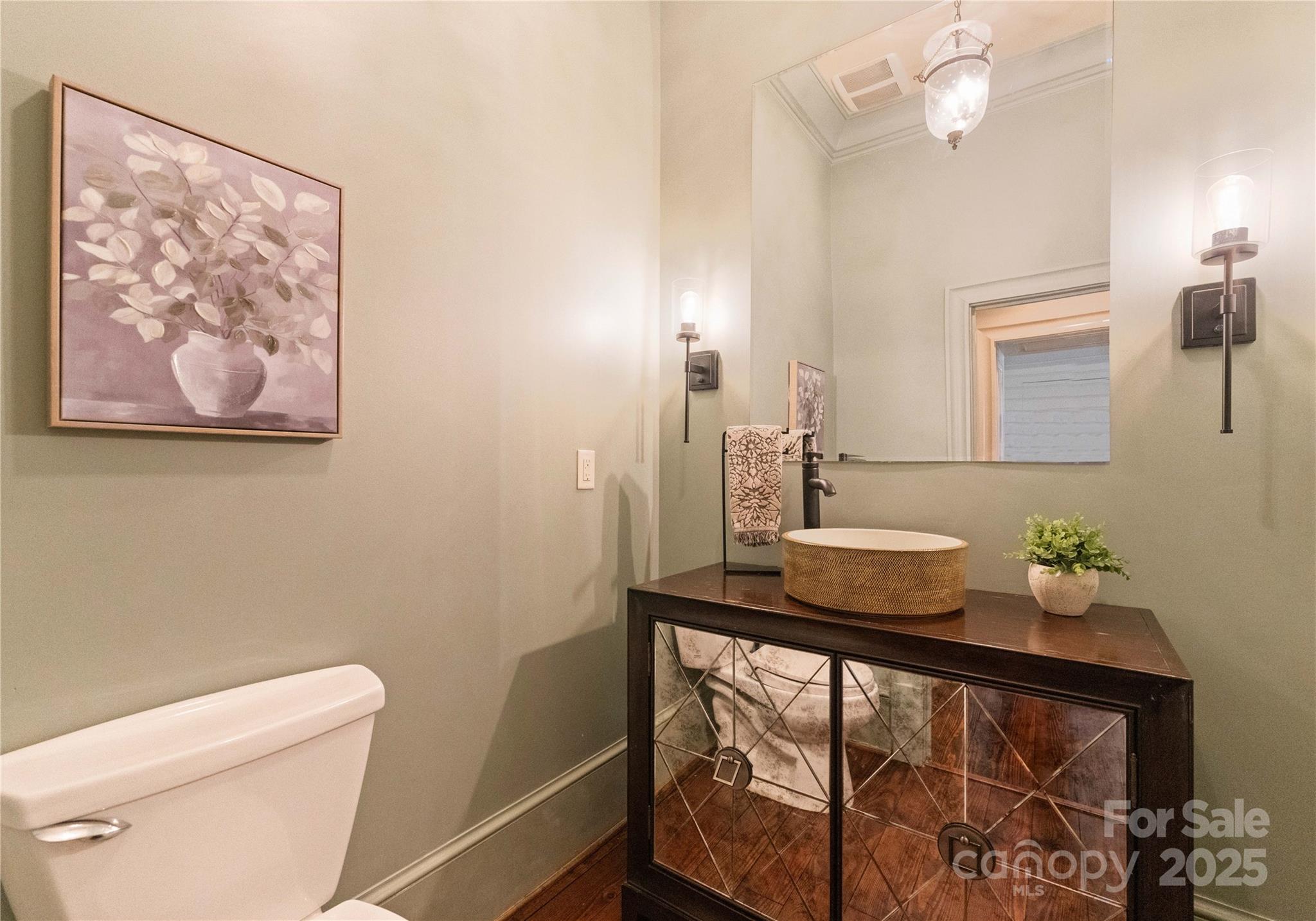 Mia Manor - Residential