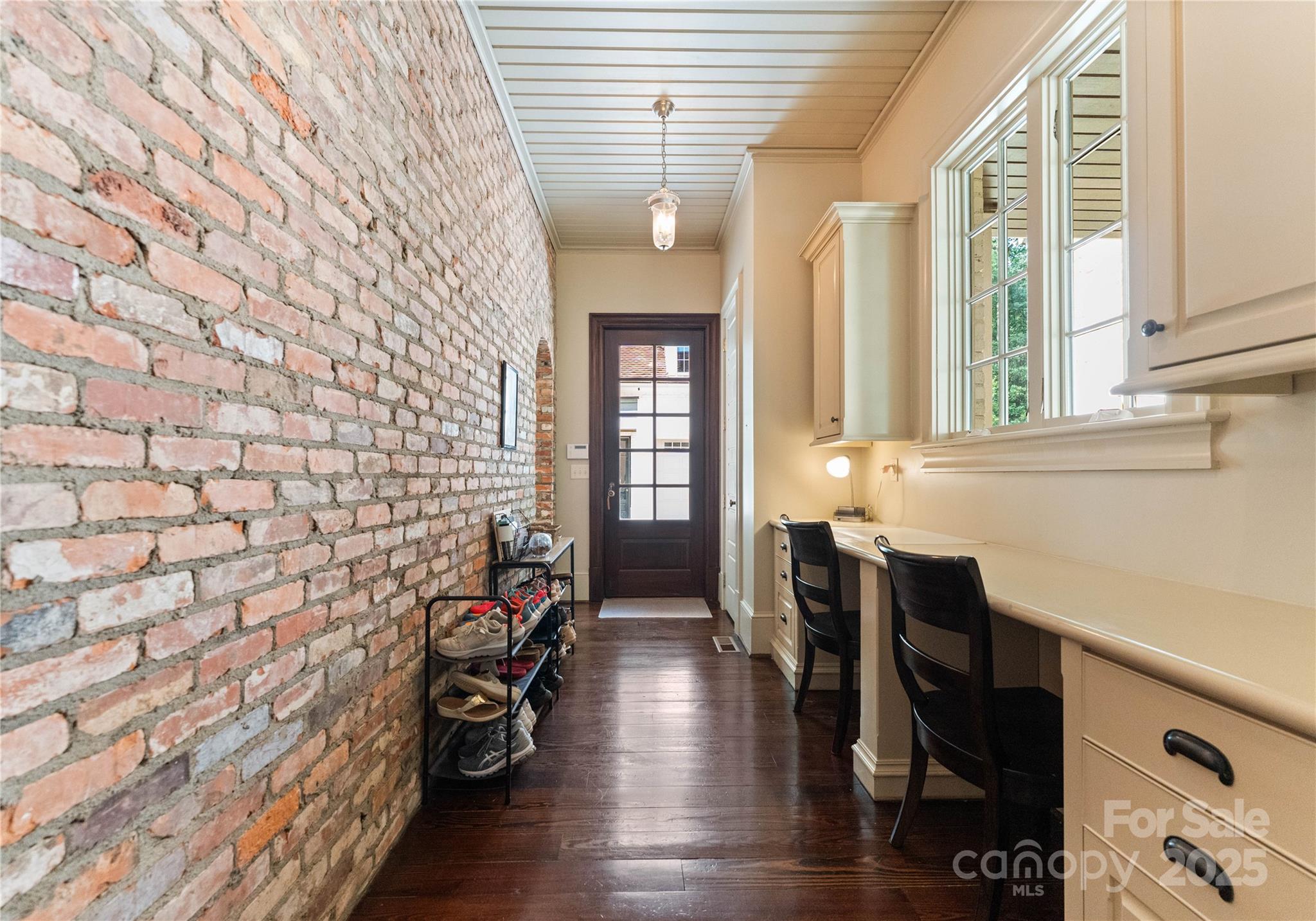 Mia Manor - Residential