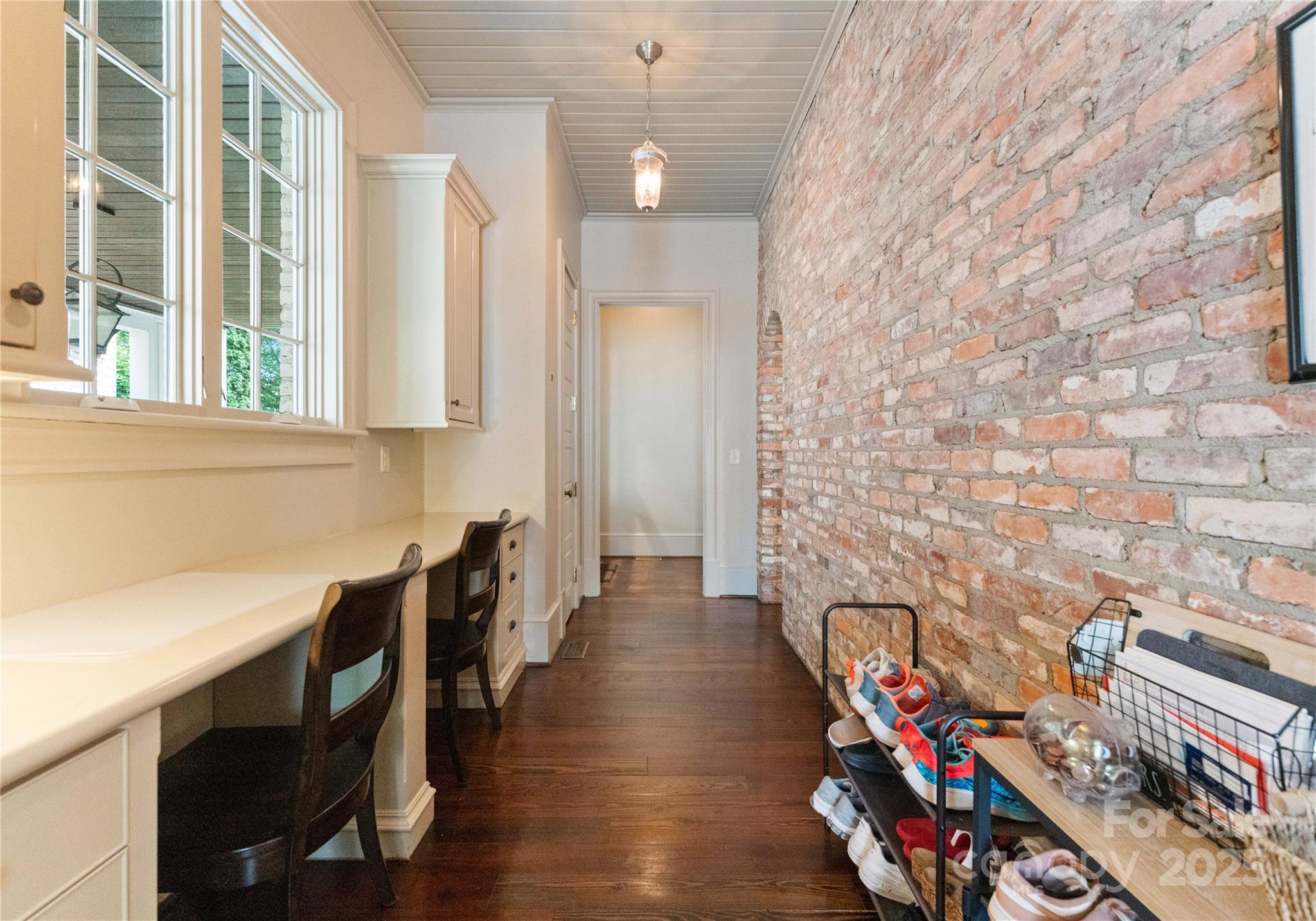 Mia Manor - Residential