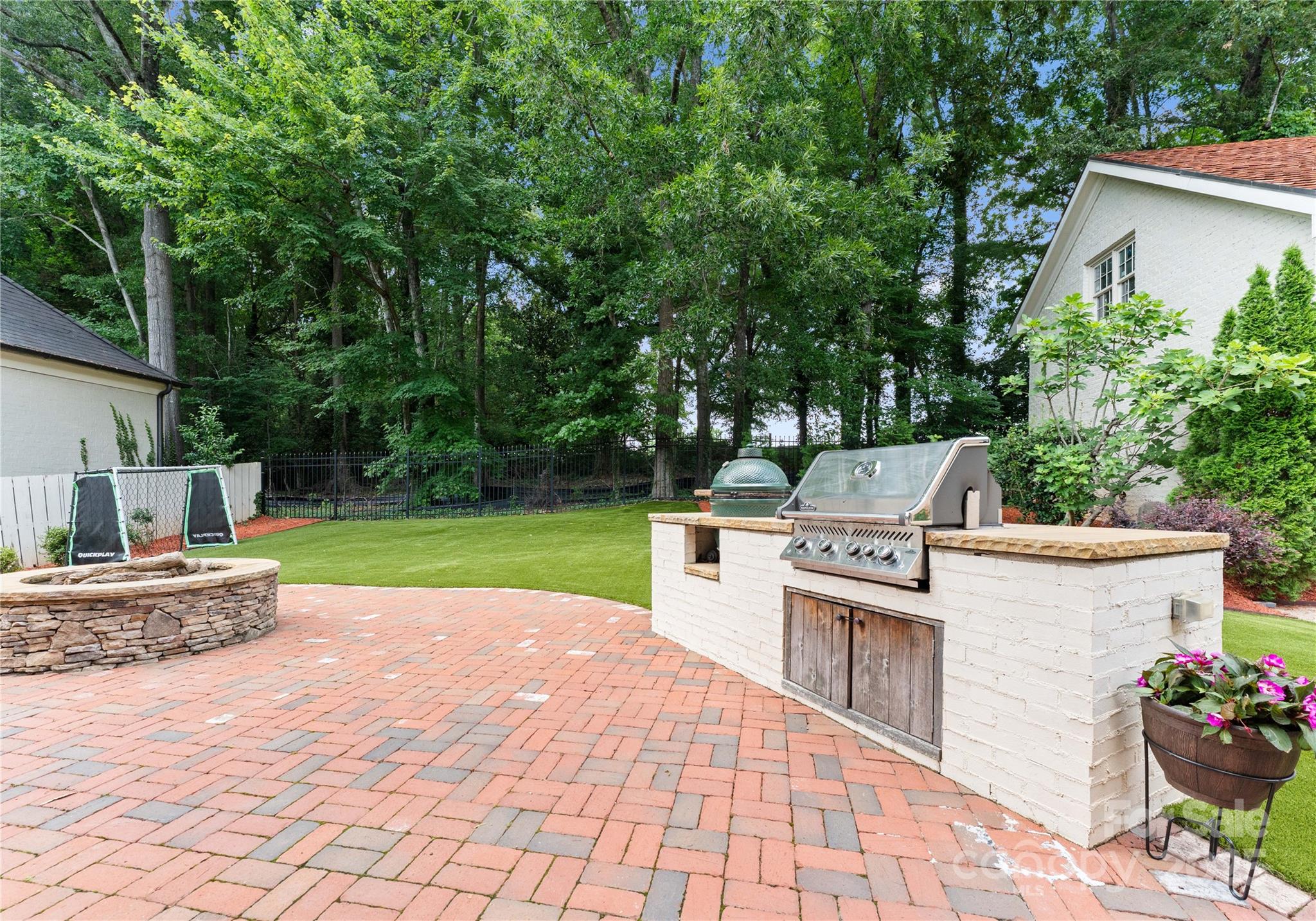 Mia Manor - Residential