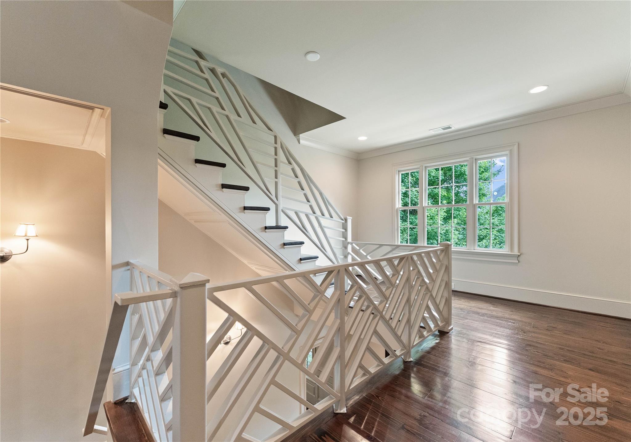 Mia Manor - Residential