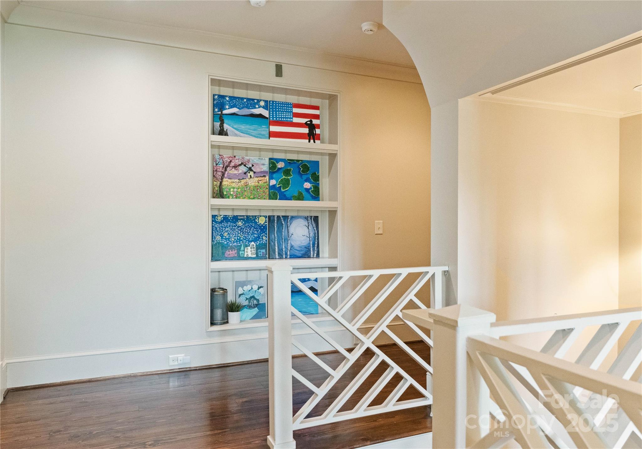 Mia Manor - Residential