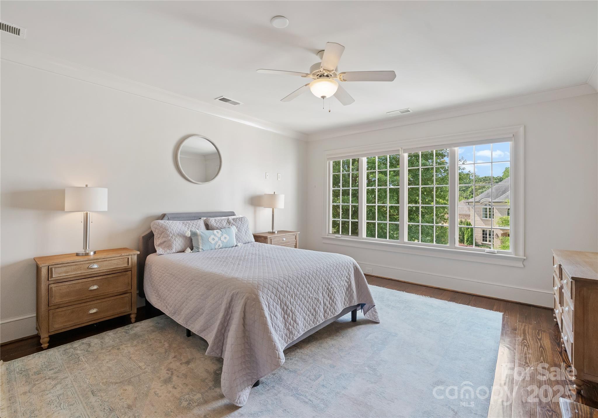 Mia Manor - Residential