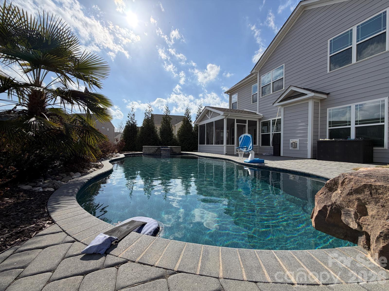 964 Bellegray Lane NW