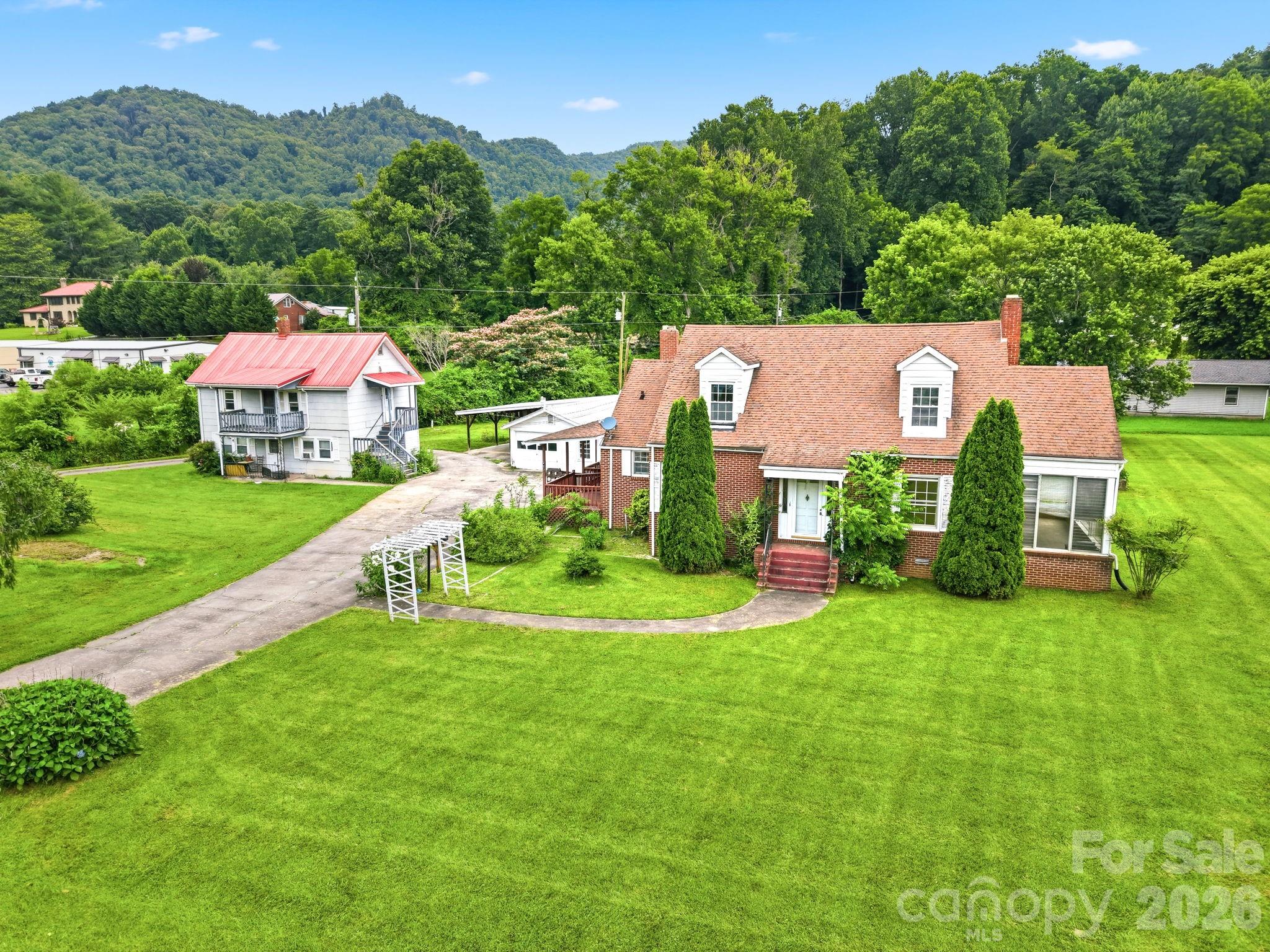 783 Skyland Drive