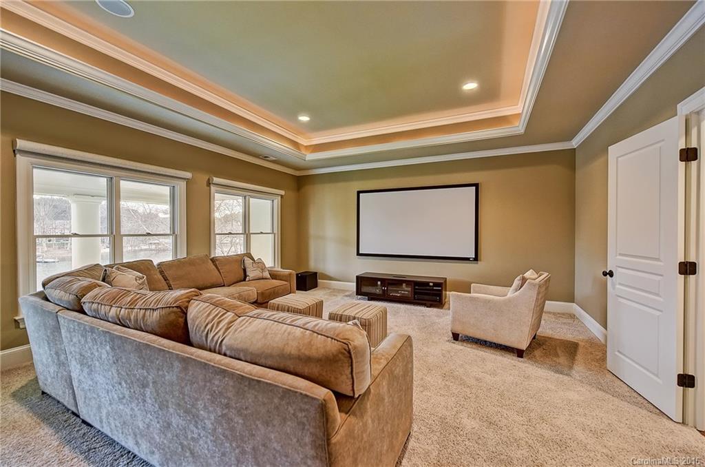 The Peninsula - Residential