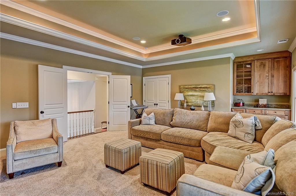 The Peninsula - Residential