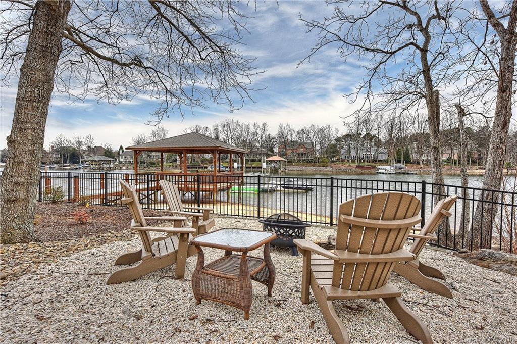 The Peninsula - Residential