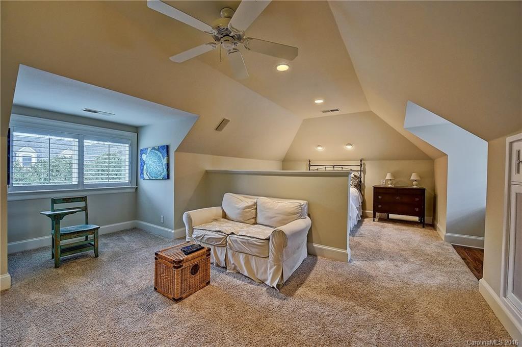 The Peninsula - Residential