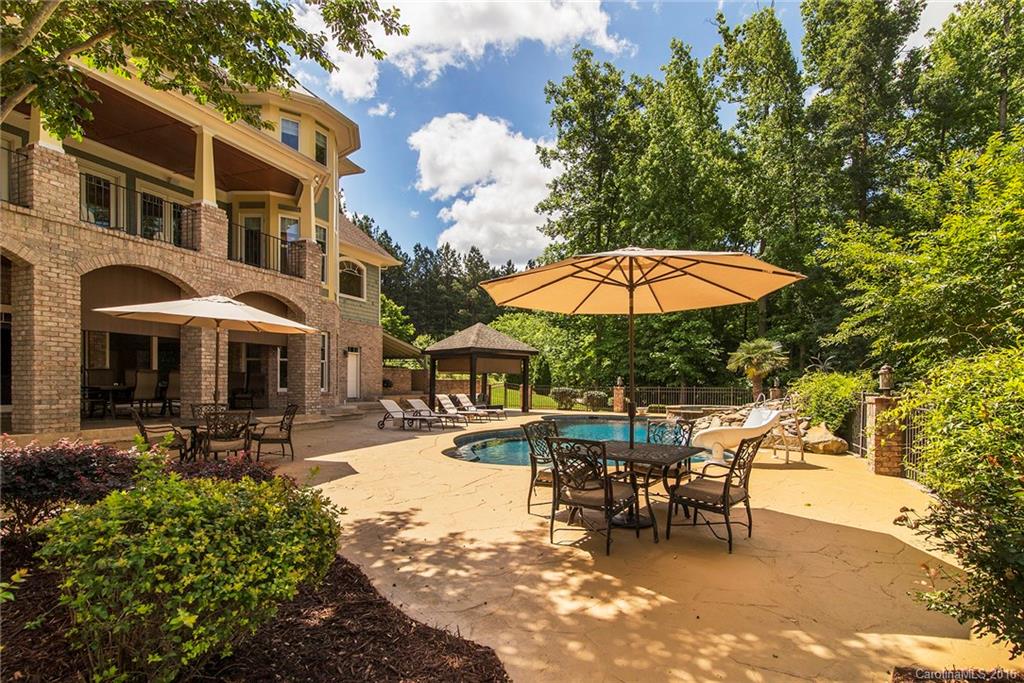 Pebble Bay - Residential