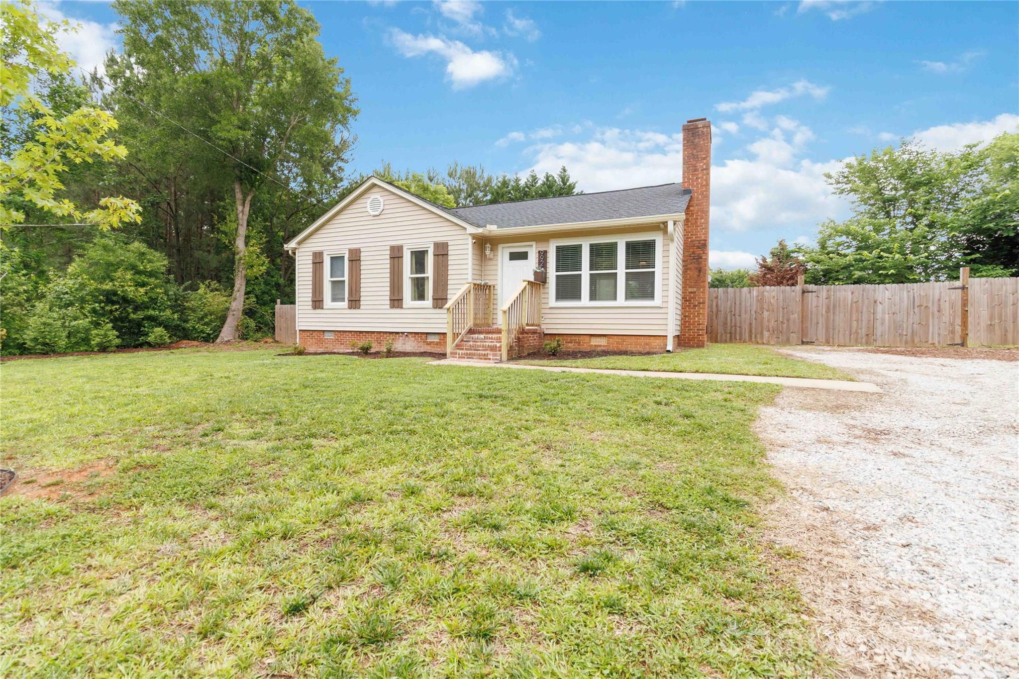 992 Twin Lakes Road